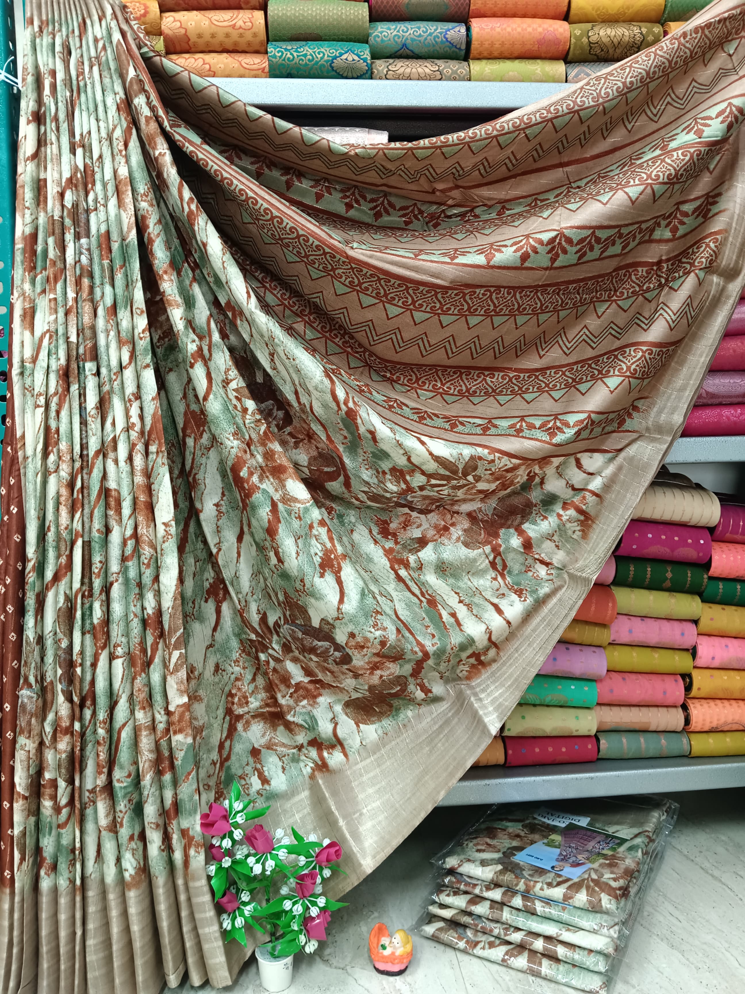 Awesome Dola Silk Saree – Regular Wear with Both Side Zari Border