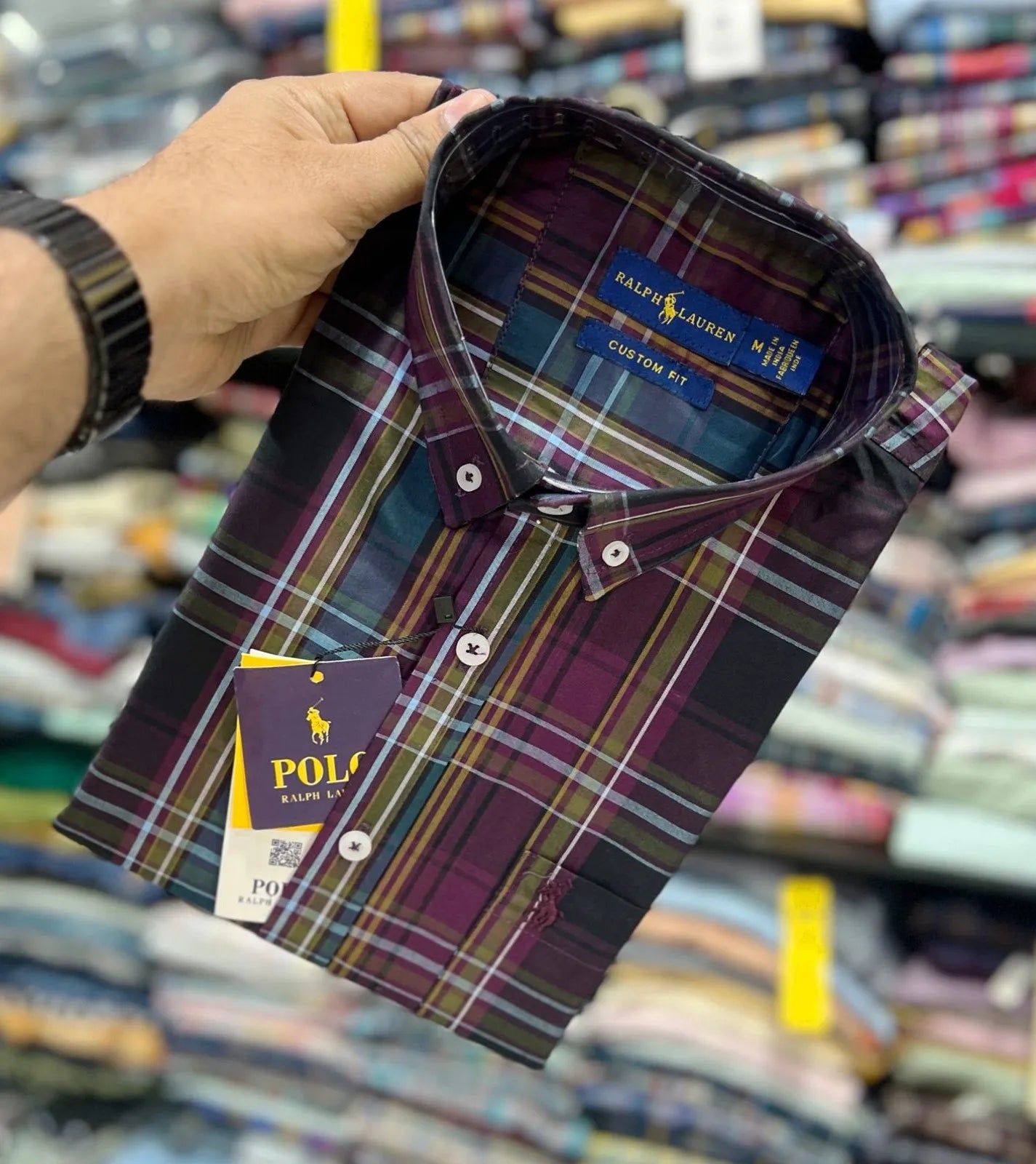 Upgrade your wardrobe with this Premium Check Shirt for Men, crafted from high-quality LA Finish Paper Cotton fabric that offers a smooth, lightweight, and breathable experience. Designed for comfort and style, this shirt features a timeless checked pattern that suits both casual outings and semi-formal occasions.
