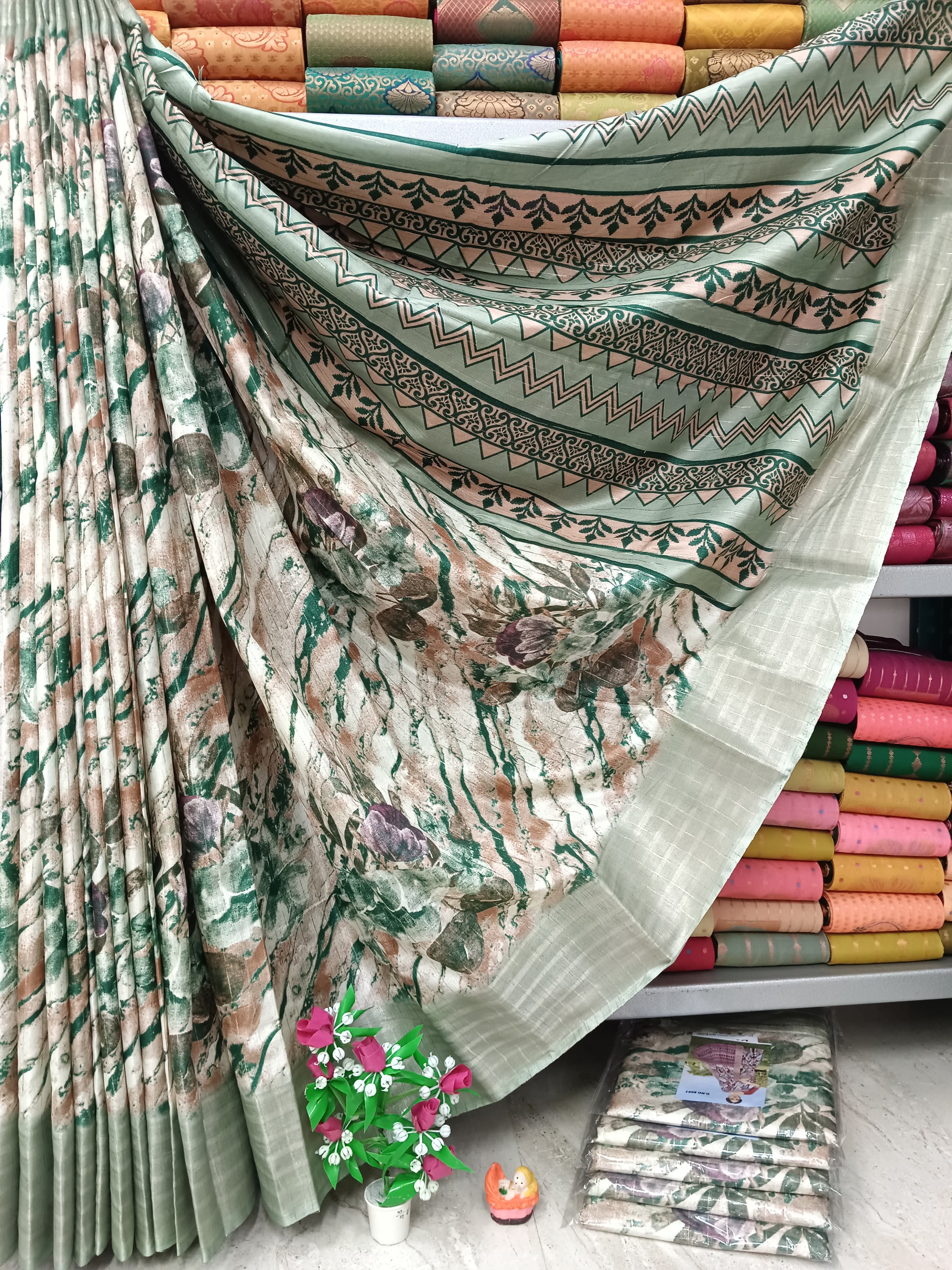 Awesome Dola Silk Saree – Regular Wear with Both Side Zari Border