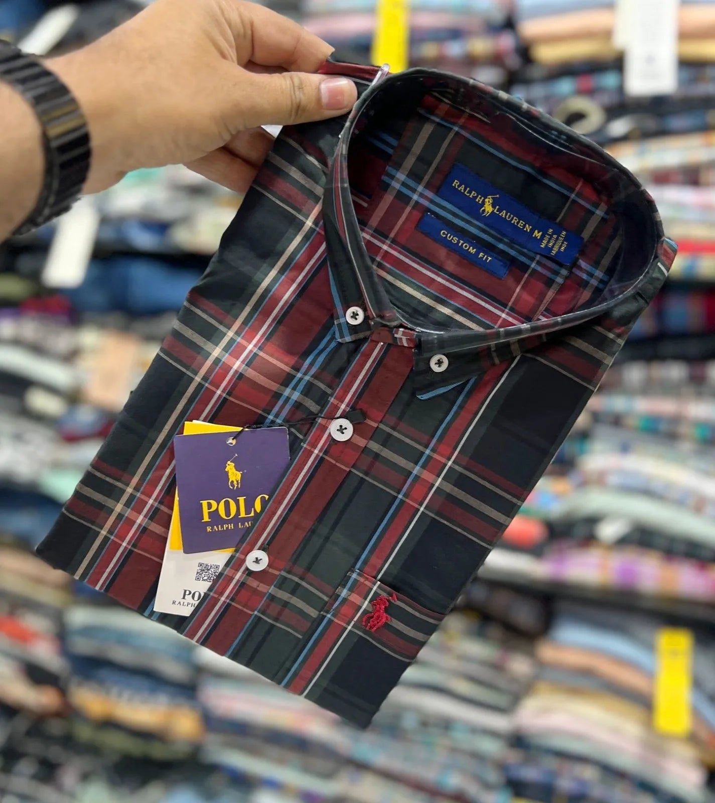 Upgrade your wardrobe with this Premium Check Shirt for Men, crafted from high-quality LA Finish Paper Cotton fabric that offers a smooth, lightweight, and breathable experience. Designed for comfort and style, this shirt features a timeless checked pattern that suits both casual outings and semi-formal occasions.