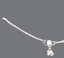 Load image into Gallery viewer, Plain silver plated Twinkling Graceful Women Anklets Bridal Fancy Payal