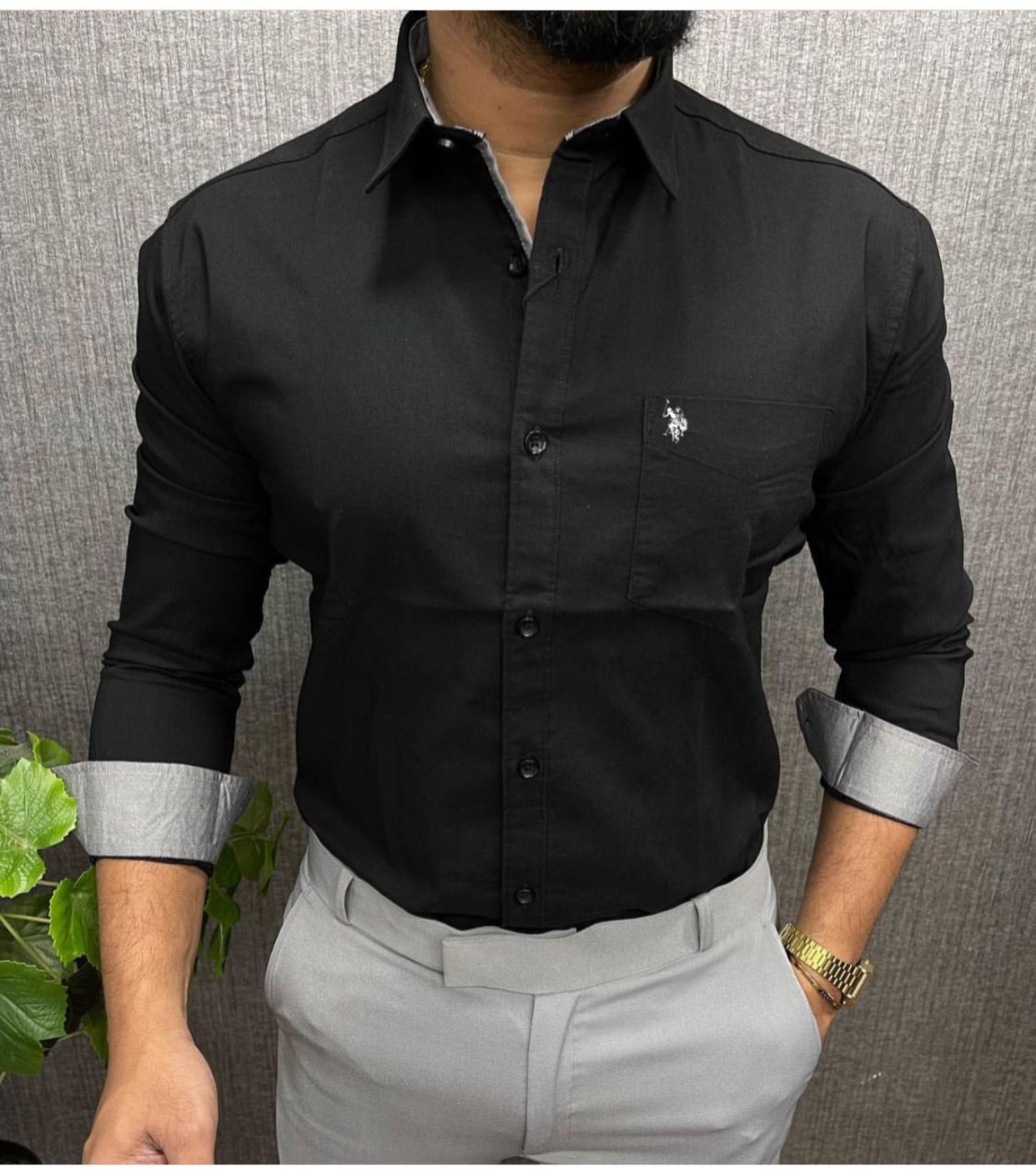 Upgrade your wardrobe with this Premium Oxford Cotton Full Sleeve Shirt for Men, designed for a perfect blend of style, comfort, and durability. Crafted from 100% soft Oxford cotton fabric, this shirt offers a breathable and smooth feel, making it ideal for daily wear, office use, or special occasions.