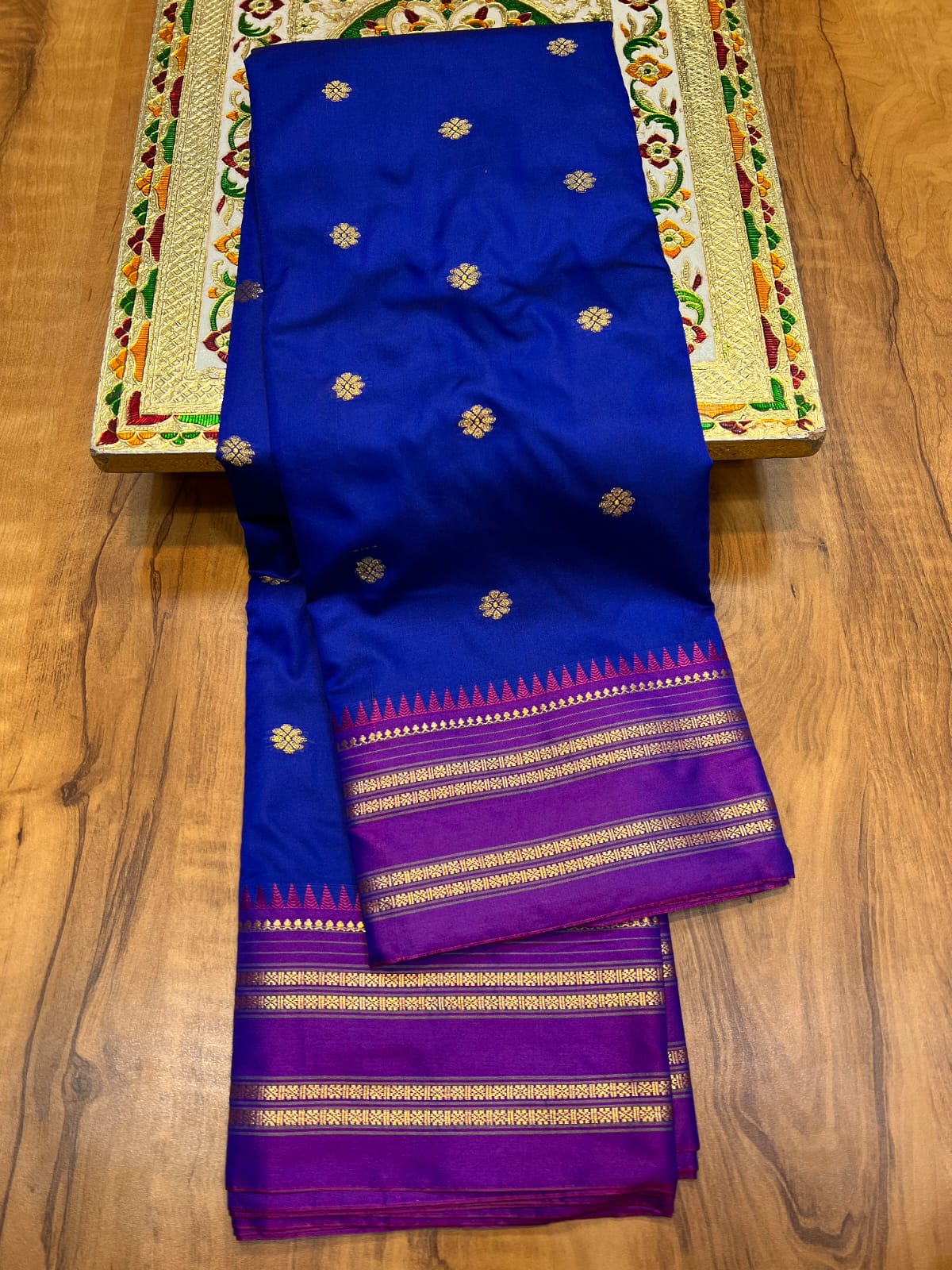 A perfect blend of tradition, comfort, and rich craftsmanship—ideal for women who love authentic handloom beauty.