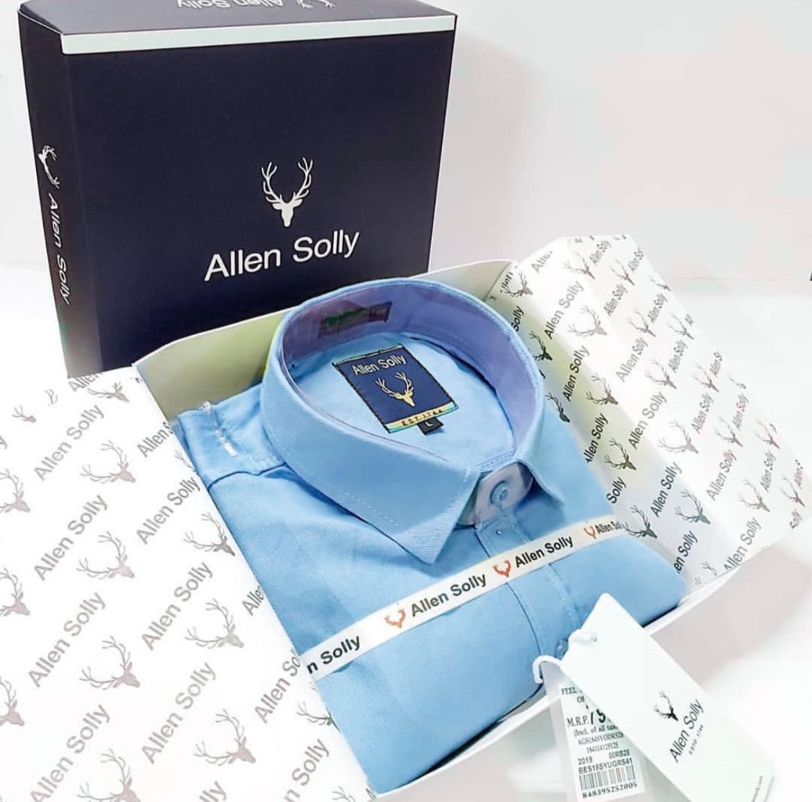 Make this Onam Festival truly special with the timeless elegance of Allen Solly Premium Shirts – a perfect blend of class, comfort, and style. Packaged beautifully in a branded Allen Solly gift box, these shirts make the ideal festive gift for your loved ones or a smart wardrobe upgrade for yourself.