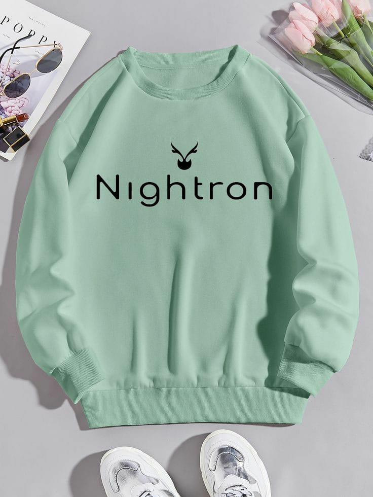 Regular fit chest print Sweatshirt made from soft 280 GSM cotton blend fleece. Stylish, comfortable & perfect for everyday wear.