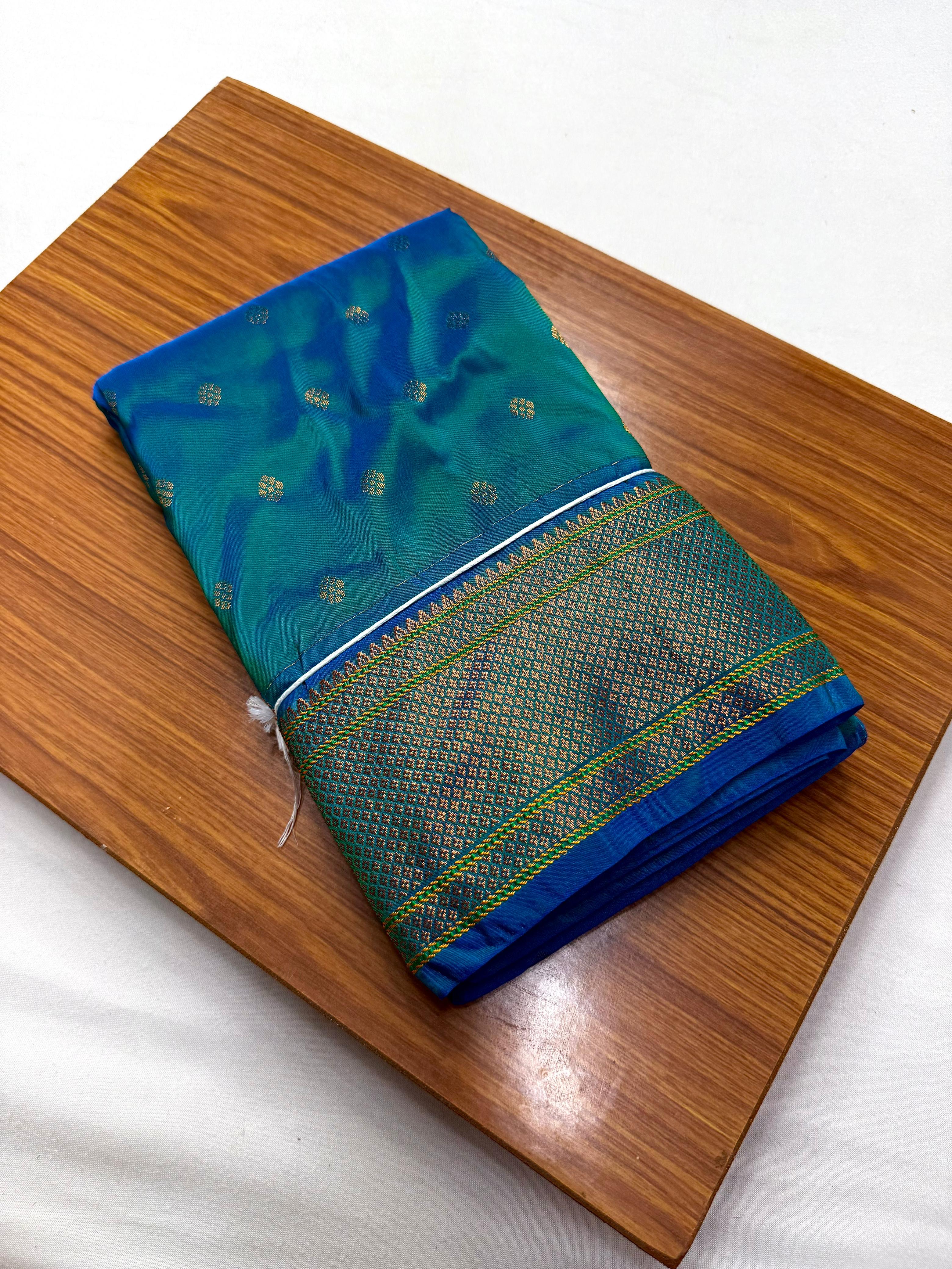 Beautifully crafted Paithani saree with traditional Kalanjali design and fine detailing
Origin: Handmade in Maharashtra, India