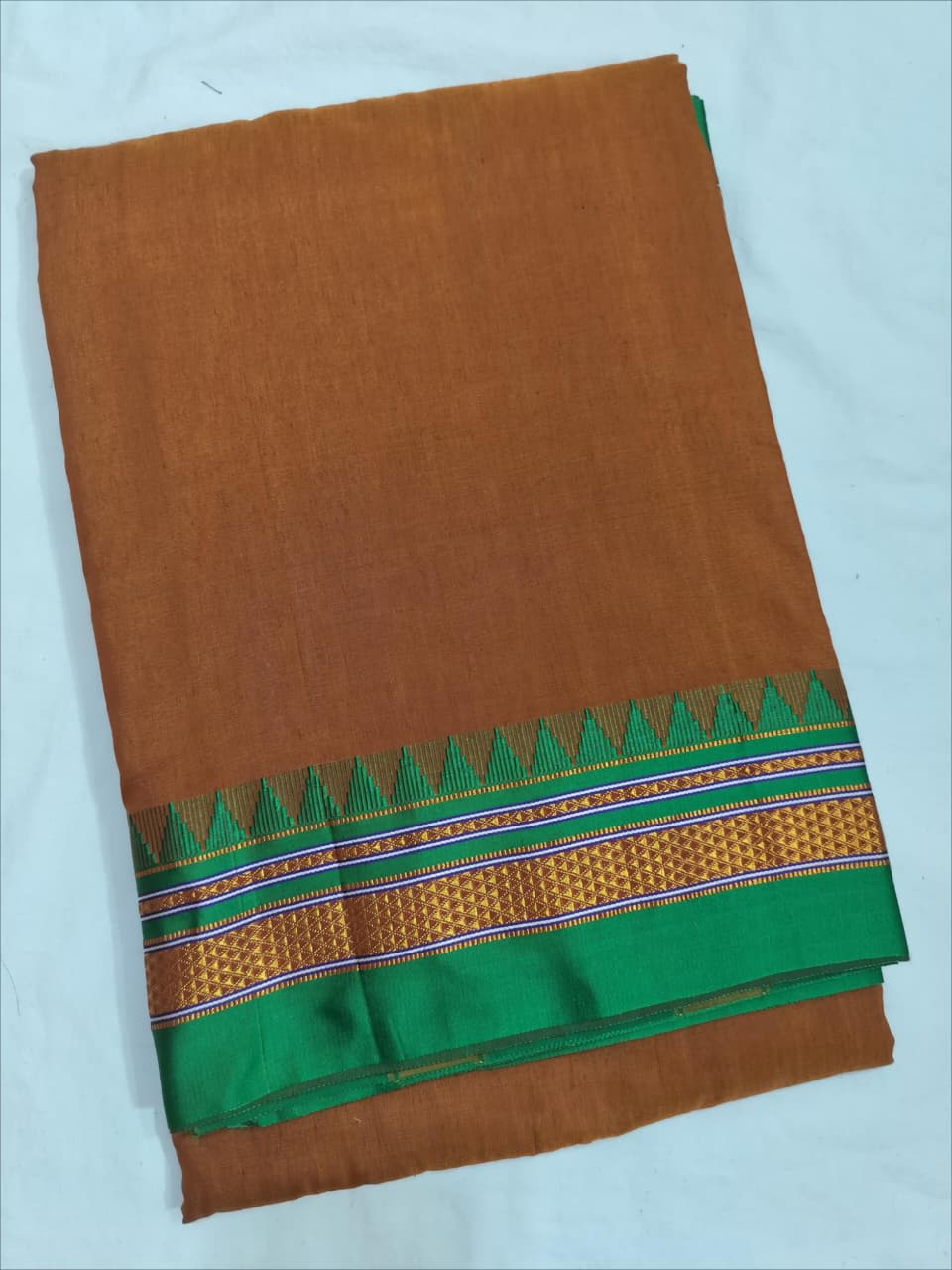 Celebrate this festive season in style with the Premium Ilkal Cotton Silk Saree – blending traditional elegance with modern comfort. Perfect for Dasera and Deepavali celebrations