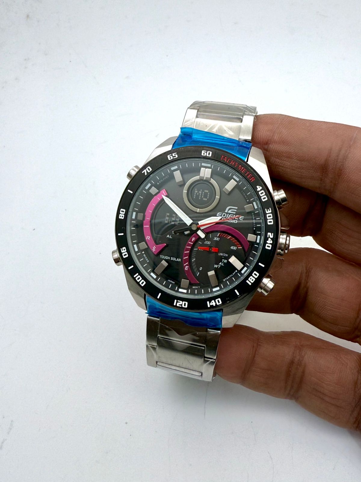 Casio-900 Wrist Watch for Men in Stainless Steel Japan made.