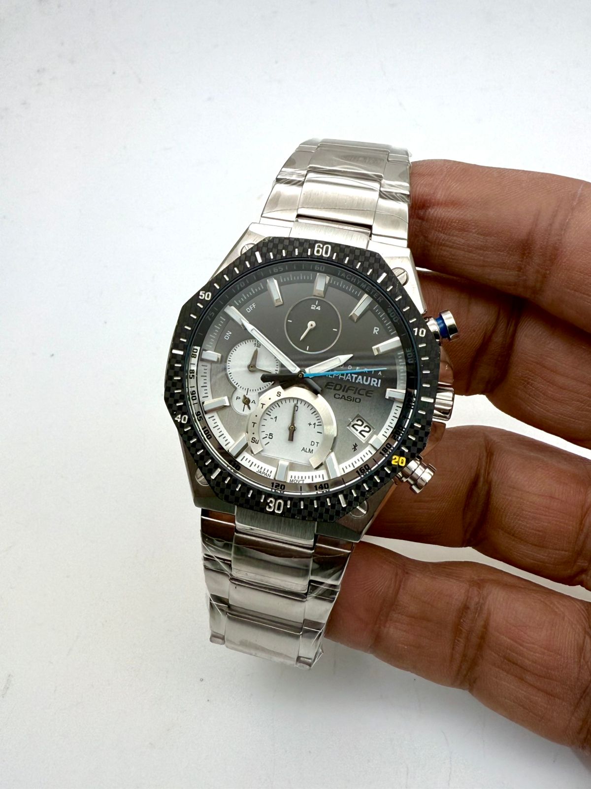 Casio-900 Wrist Watch for Men in Stainless Steel Japan made.