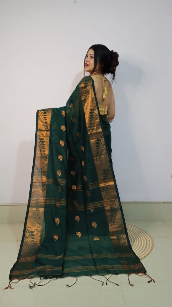 Enhance your ethnic wardrobe with this Soft &amp; Smooth Cotton Silk Handloom Saree, designed to offer the perfect blend of tradition and comfort. Crafted from premium cotton silk fabric, this saree feels incredibly soft on the skin while providing a rich and elegant look.