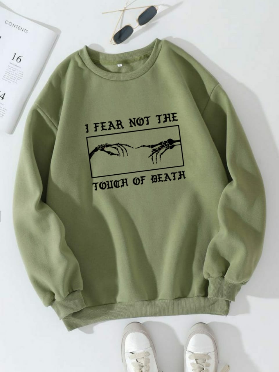 Regular fit chest print Sweatshirt made from soft 280 GSM cotton blend fleece. Stylish, comfortable & perfect for everyday wear.