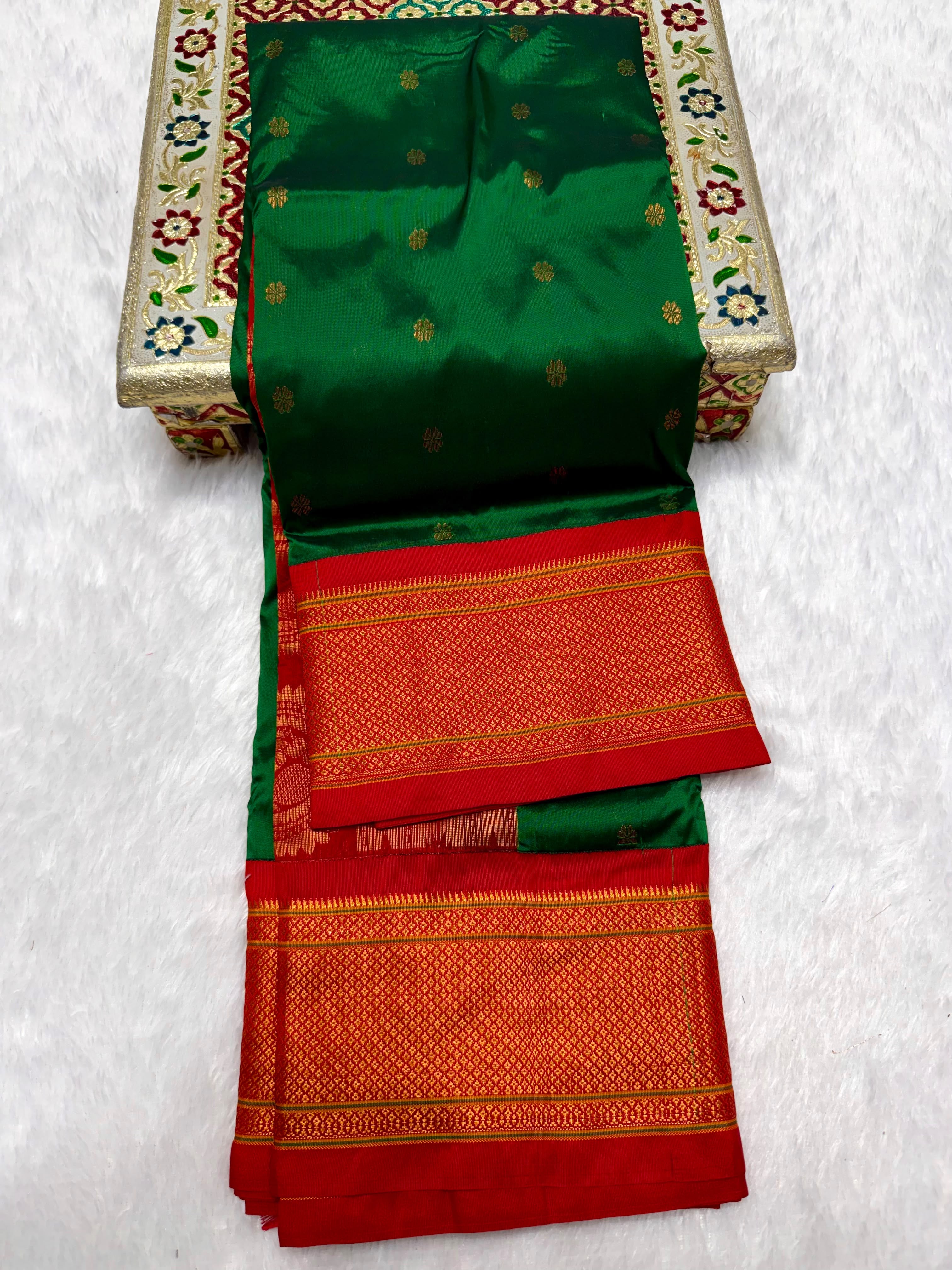 Shop&nbsp;New Gauri Kadiyal Paithani Saree in premium Tana soft silk with shoulder butti, rich 4×1 pallu and contrast blouse piece. Perfect for festivals and weddings.