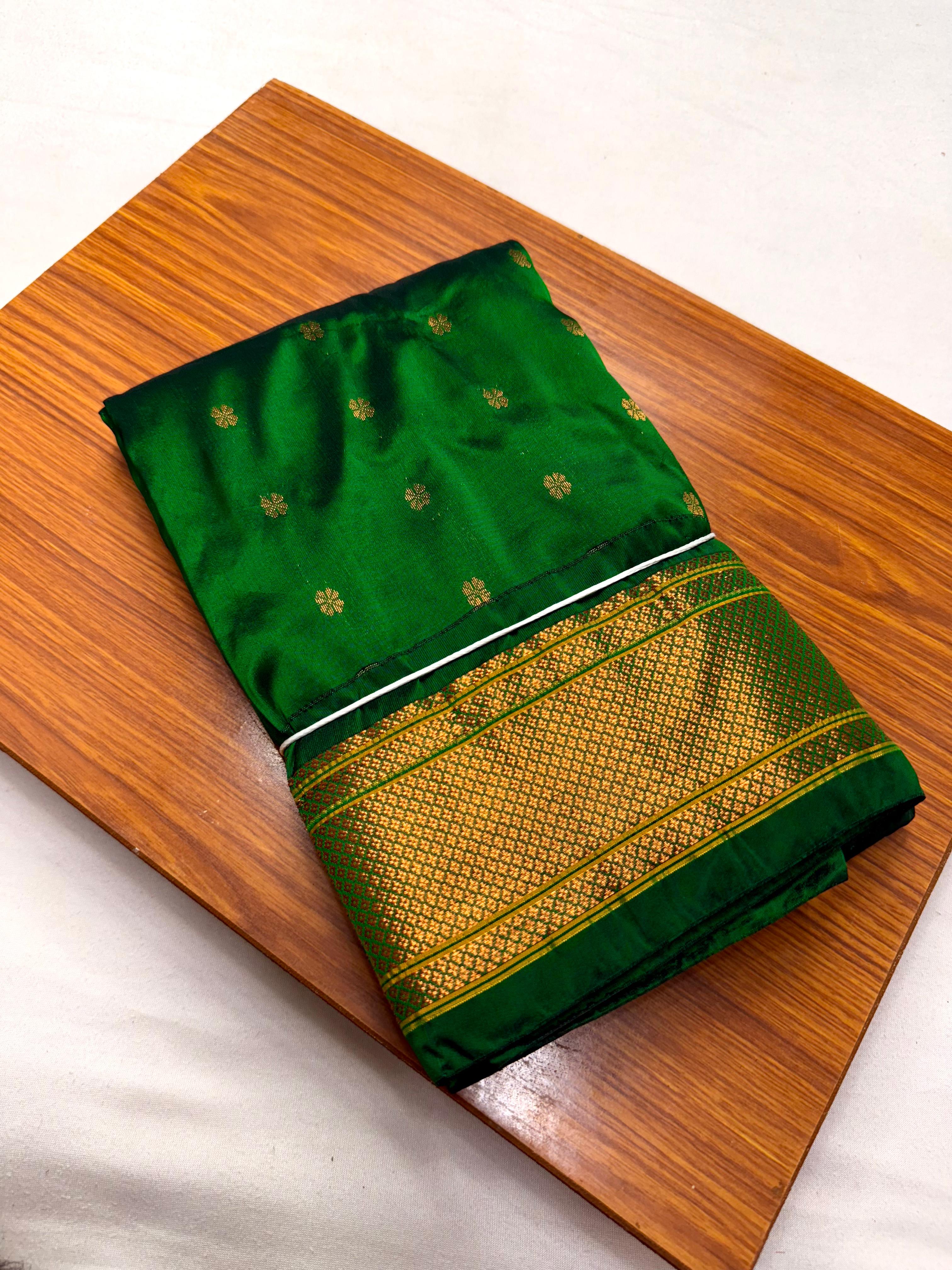 Beautifully crafted Paithani saree with traditional Kalanjali design and fine detailing
Origin: Handmade in Maharashtra, India