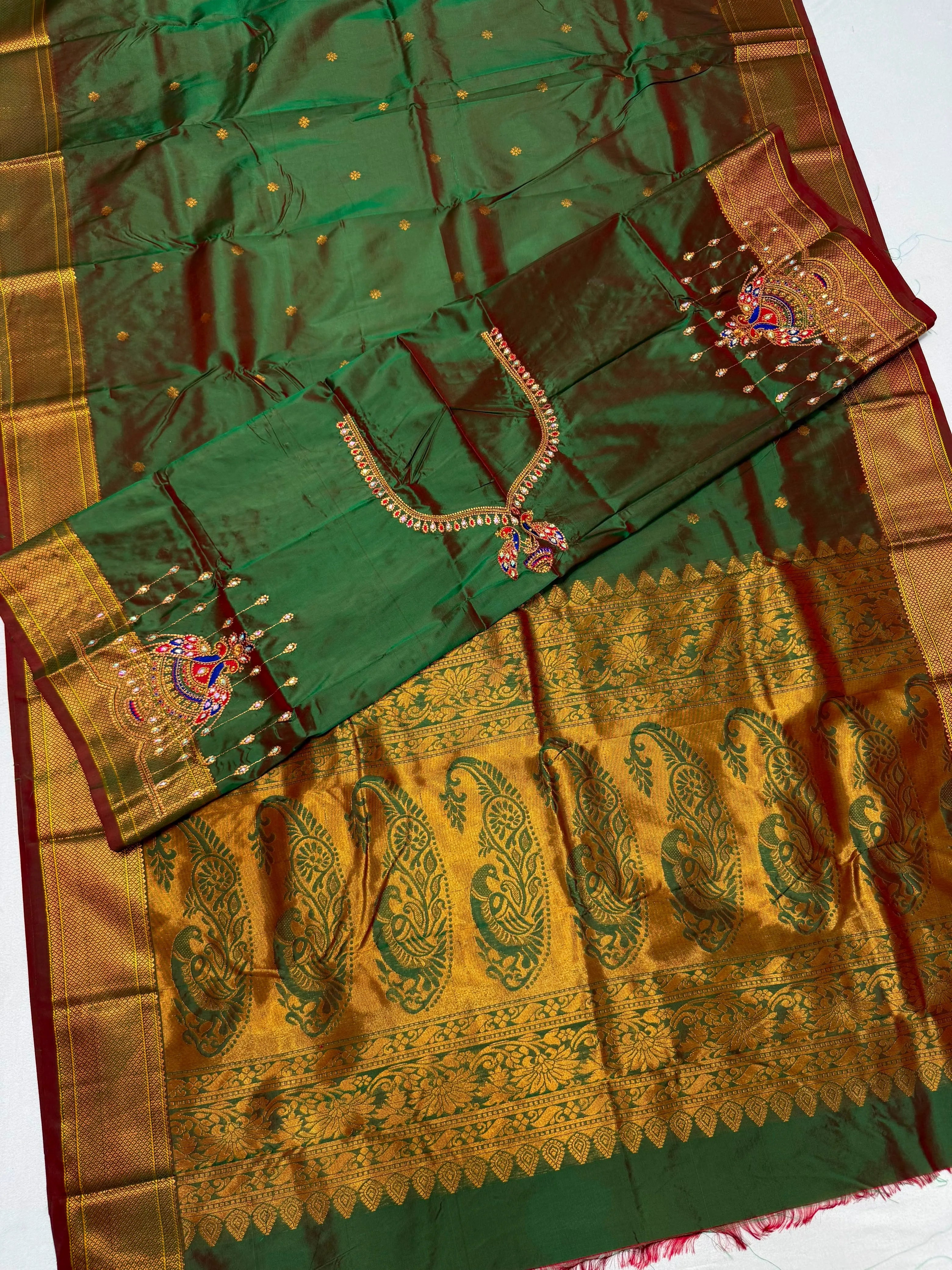 Elevate your ethnic wardrobe with the New Design Mayuri Kalanjali Paithani Saree, crafted from Premium Tana Pure Soft Silk