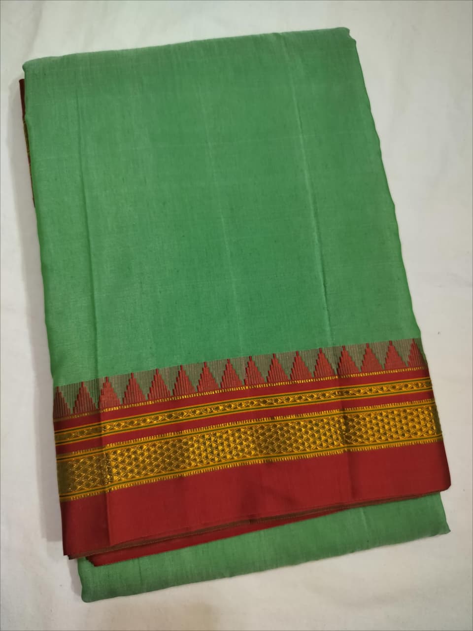 Celebrate this festive season in style with the Premium Ilkal Cotton Silk Saree – blending traditional elegance with modern comfort. Perfect for Dasera and Deepavali celebrations