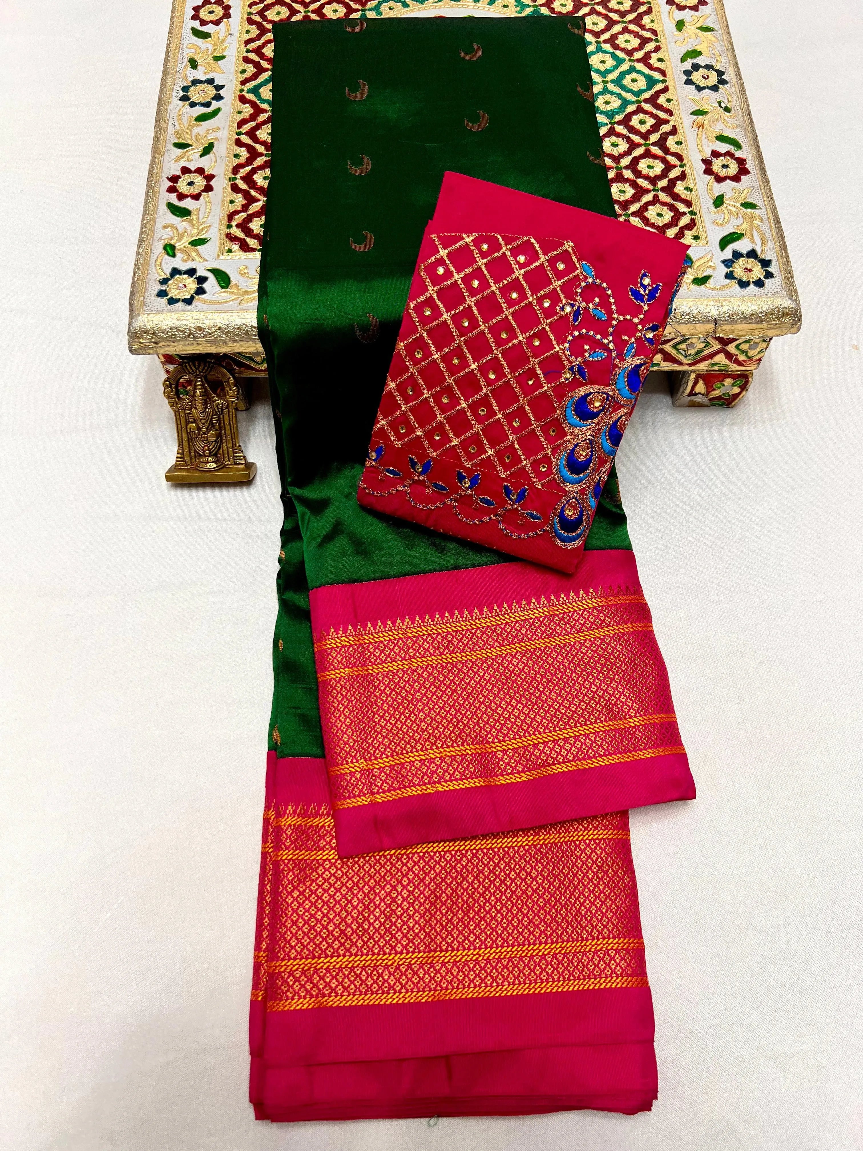 Discover elegance with the latest Sonalee Kadiyal Paithani Saree crafted in premium pure tana soft silk with rich all-over buttis, luxurious 4x4 pallu, and a beautifully handmade Aariwork blouse piece. Limited New Launch Collection – Premium Quality Saree for Elegant Traditional Look.