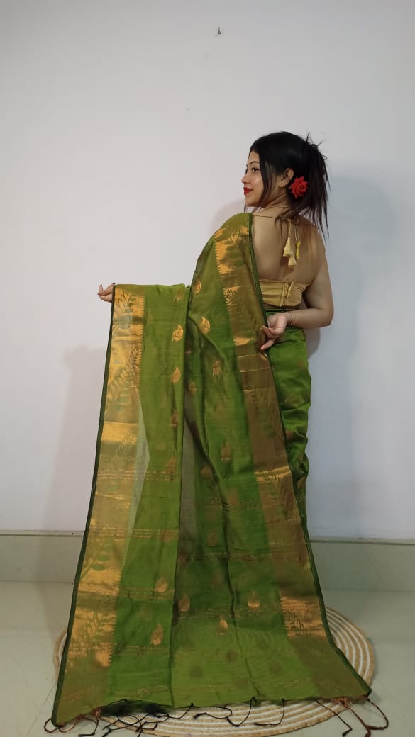 Enhance your ethnic wardrobe with this Soft &amp; Smooth Cotton Silk Handloom Saree, designed to offer the perfect blend of tradition and comfort. Crafted from premium cotton silk fabric, this saree feels incredibly soft on the skin while providing a rich and elegant look.