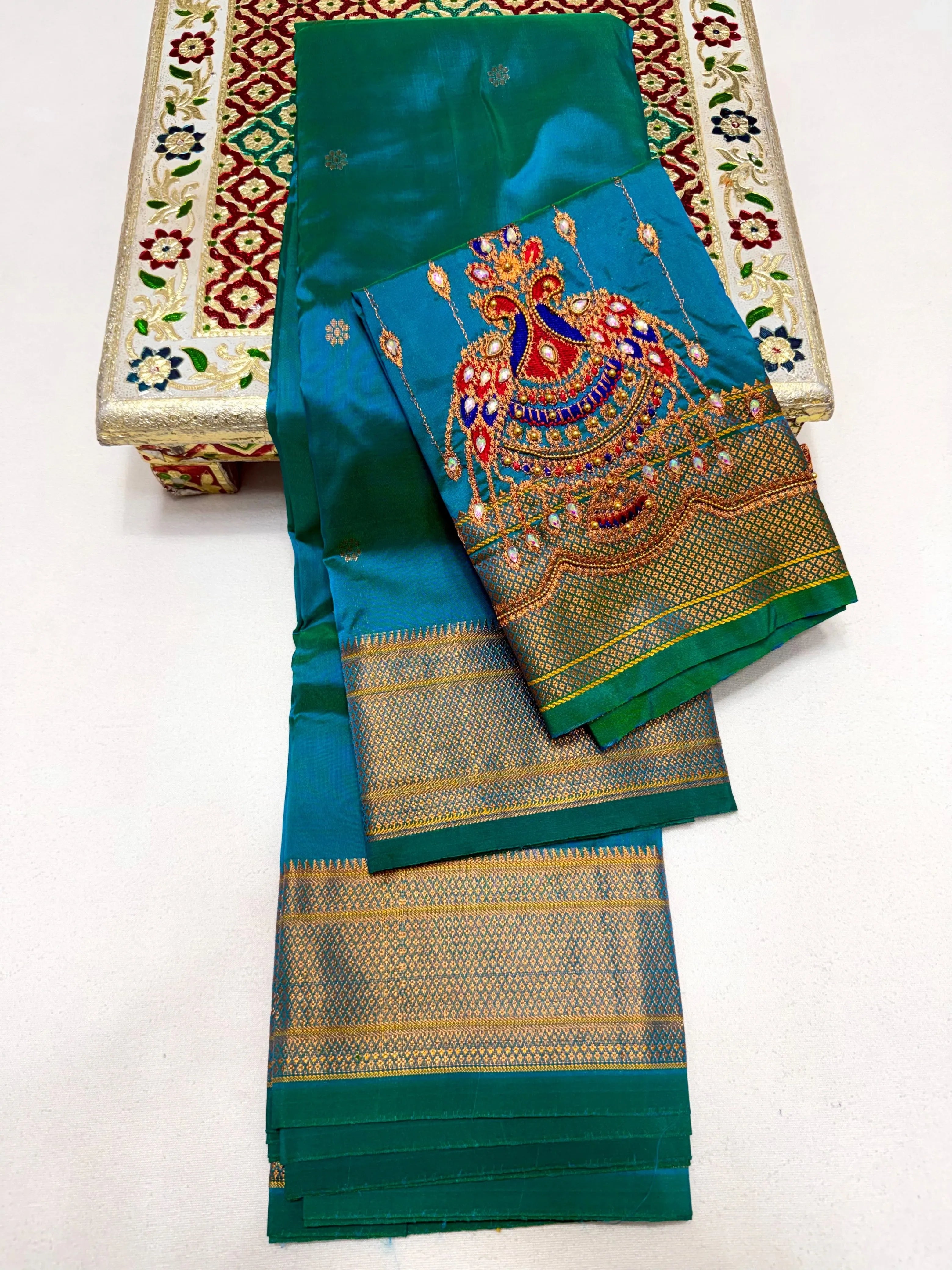 Elevate your ethnic wardrobe with the New Design Mayuri Kalanjali Paithani Saree, crafted from Premium Tana Pure Soft Silk
