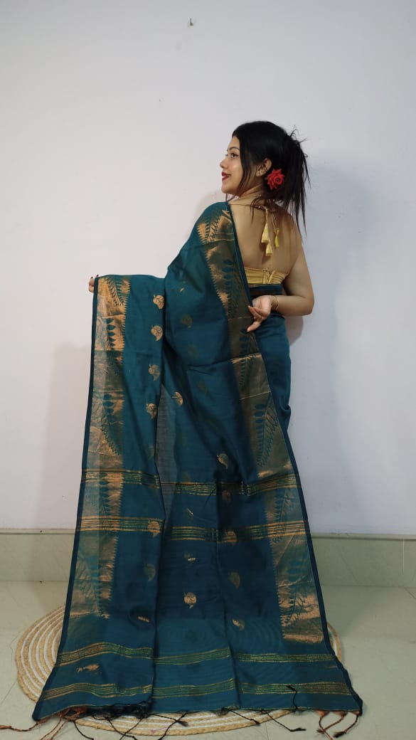 Enhance your ethnic wardrobe with this Soft &amp; Smooth Cotton Silk Handloom Saree, designed to offer the perfect blend of tradition and comfort. Crafted from premium cotton silk fabric, this saree feels incredibly soft on the skin while providing a rich and elegant look.