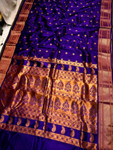 Load image into Gallery viewer, Traditional Kalanjali Paithani, Maharani Pallu with running Blouse