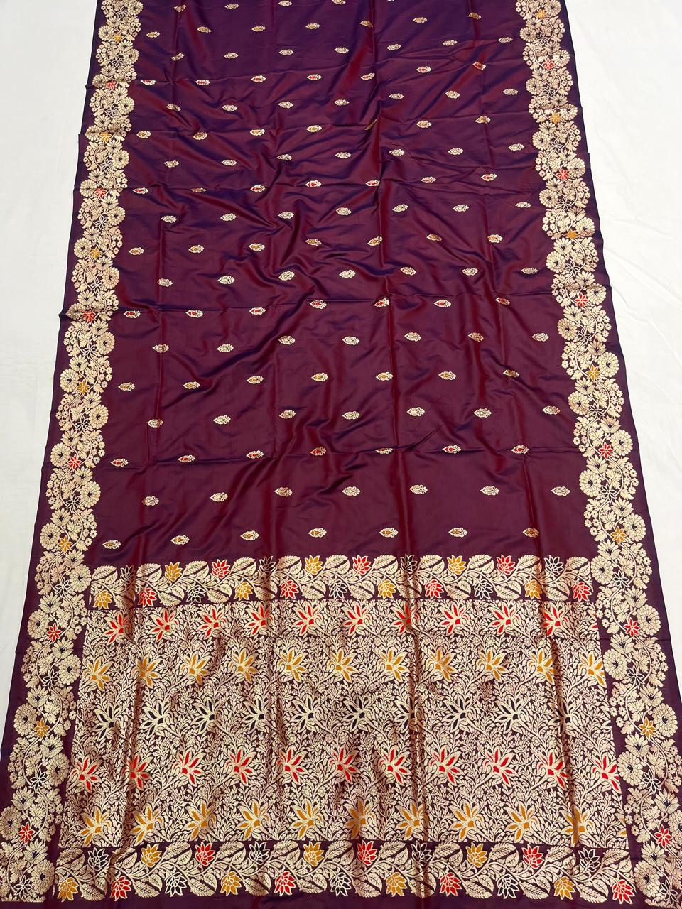 Experience the beauty of traditional Indian craftsmanship with our Takshila Paithani Saree, designed with rich zari weaving and all-over butti work that gives a royal and graceful appearance.