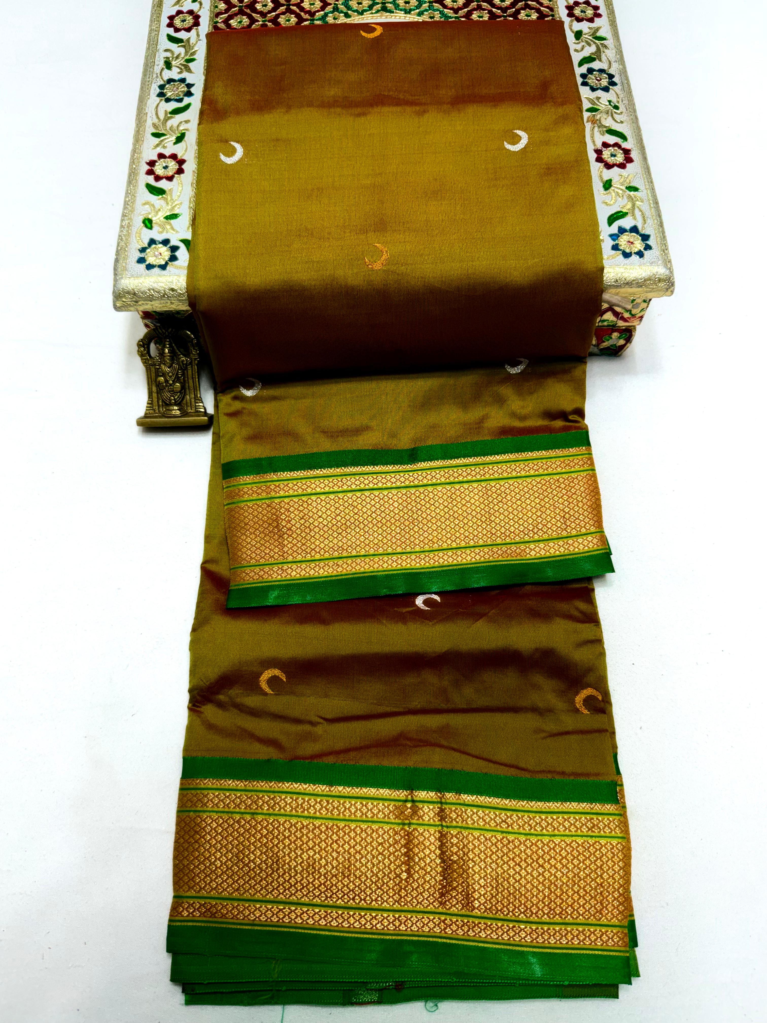 Premium Chandrakor Kadiyal Paithani in Tana Soft Silk chandrakor Buttis Rich Pallu with Contrast Blouse