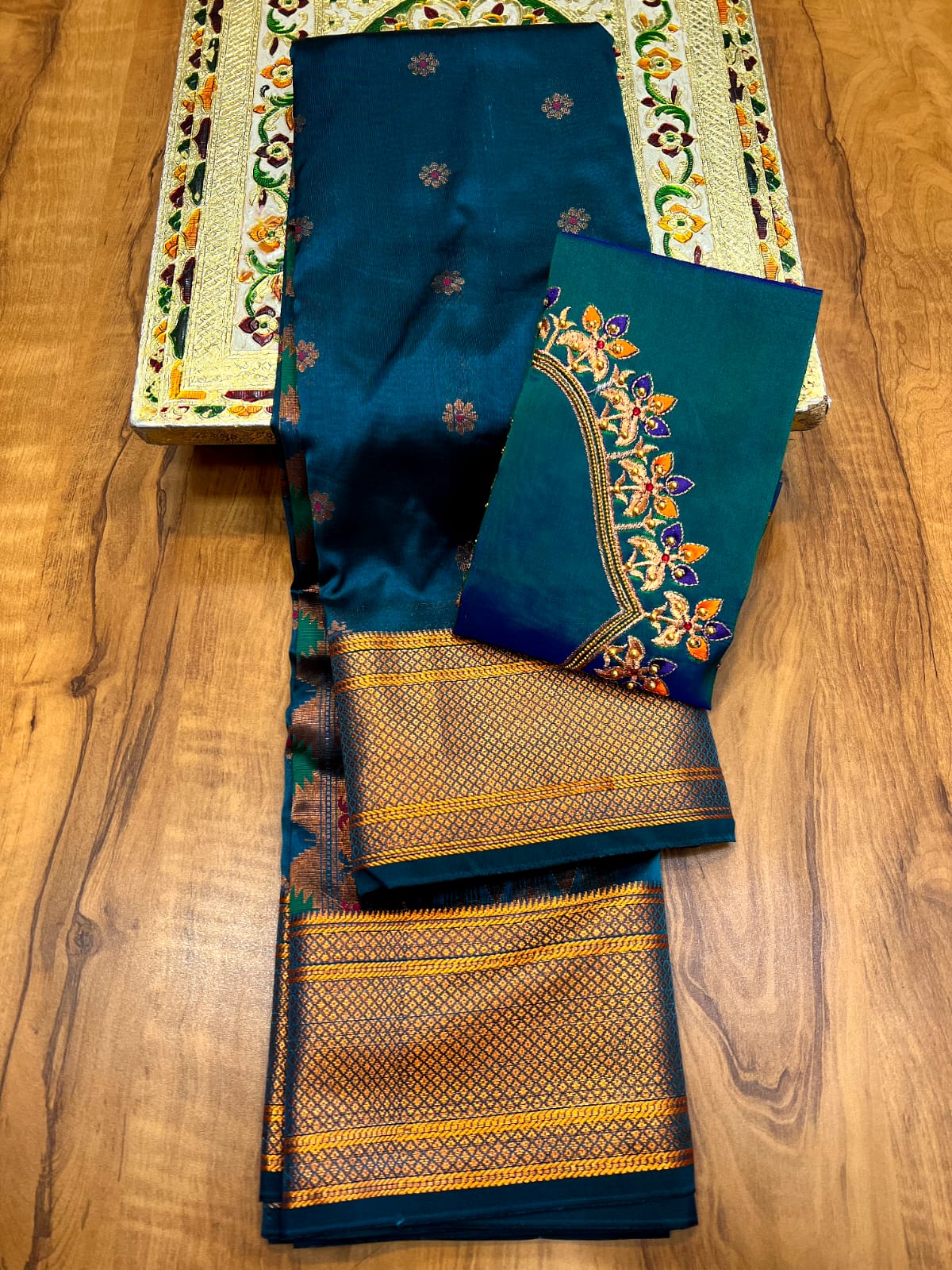 Women's Premium Kalanjali Paithani in Tana Silk All Over Buttis, Rich Pallu with with Heavy Work Embroidered Blouse Piece