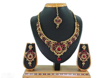 Load image into Gallery viewer, A1 Trendy Alloy Necklace Set for Womne and Girls-6