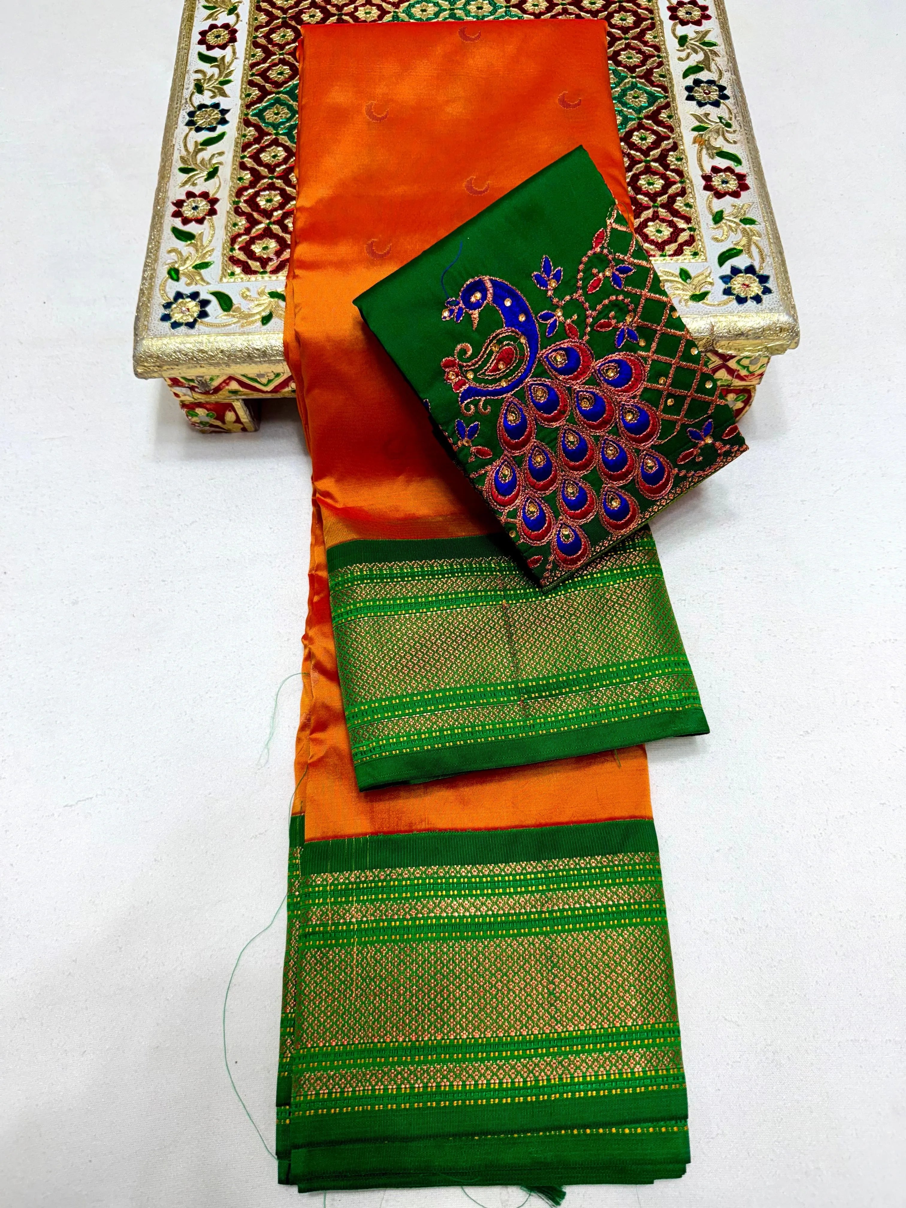 Discover elegance with the latest Sonalee Kadiyal Paithani Saree crafted in premium pure tana soft silk with rich all-over buttis, luxurious 4x4 pallu, and a beautifully handmade Aariwork blouse piece. Limited New Launch Collection – Premium Quality Saree for Elegant Traditional Look.