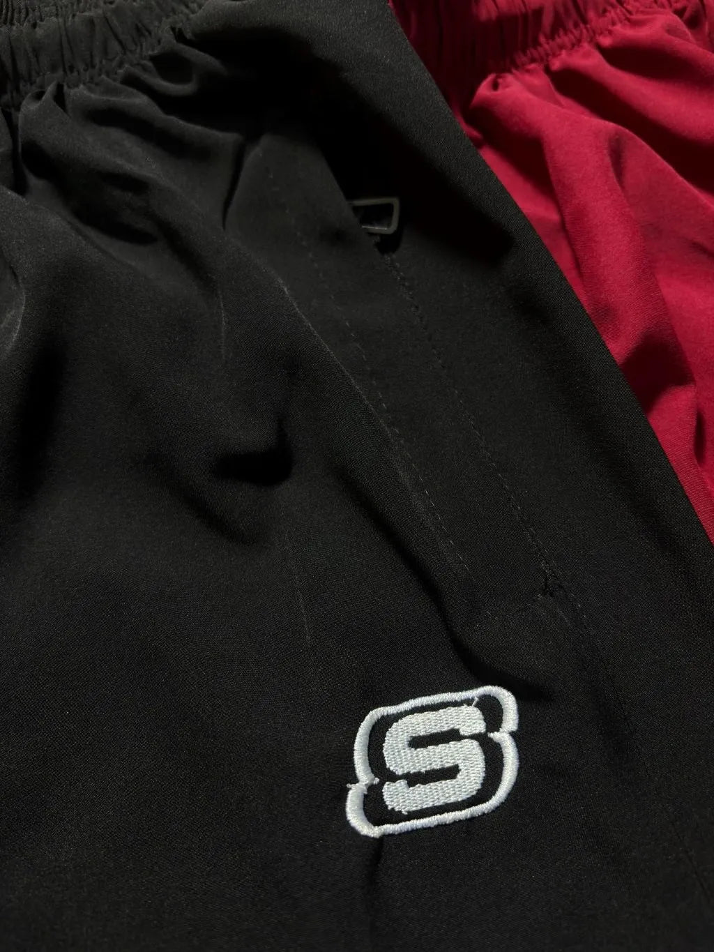 Upgrade your everyday style with our 100% Premium Jordan Lycra Trackpants by SKECHERS. Designed for performance and comfort, these trackpants offer a sleek boot-cut fit with premium stretch fabric that moves with you