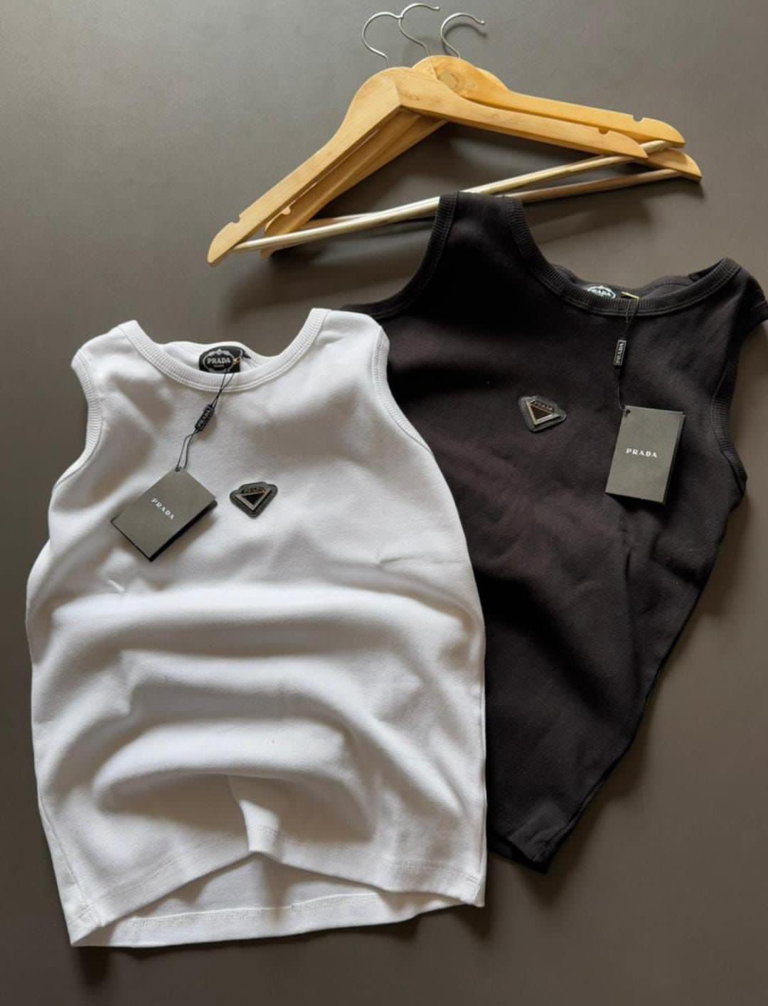 Built for Gym Lovers & Power Training
Engineered with high-stretch rib knit fabric that moves with your body, this sando delivers a muscle-hugging fit without restriction. Lightweight, breathable, and sweat-friendly—perfect for workouts, lifting, cardio, and intense training sessions. Stay sharp, stay powerful