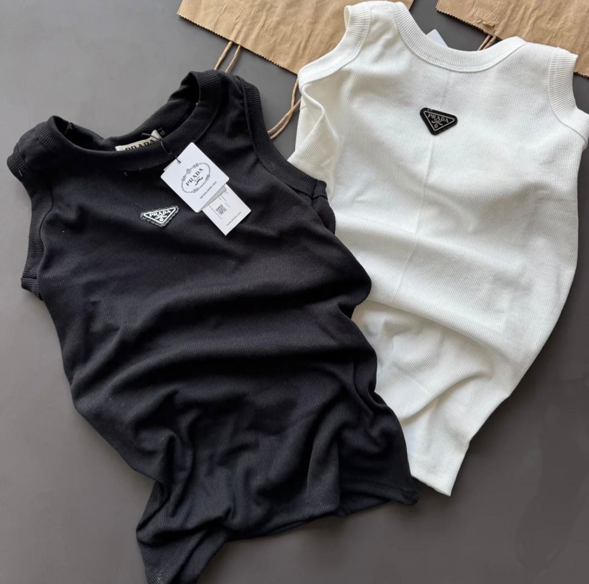 Built for Gym Lovers & Power Training
Engineered with high-stretch rib knit fabric that moves with your body, this sando delivers a muscle-hugging fit without restriction. Lightweight, breathable, and sweat-friendly—perfect for workouts, lifting, cardio, and intense training sessions. Stay sharp, stay powerful