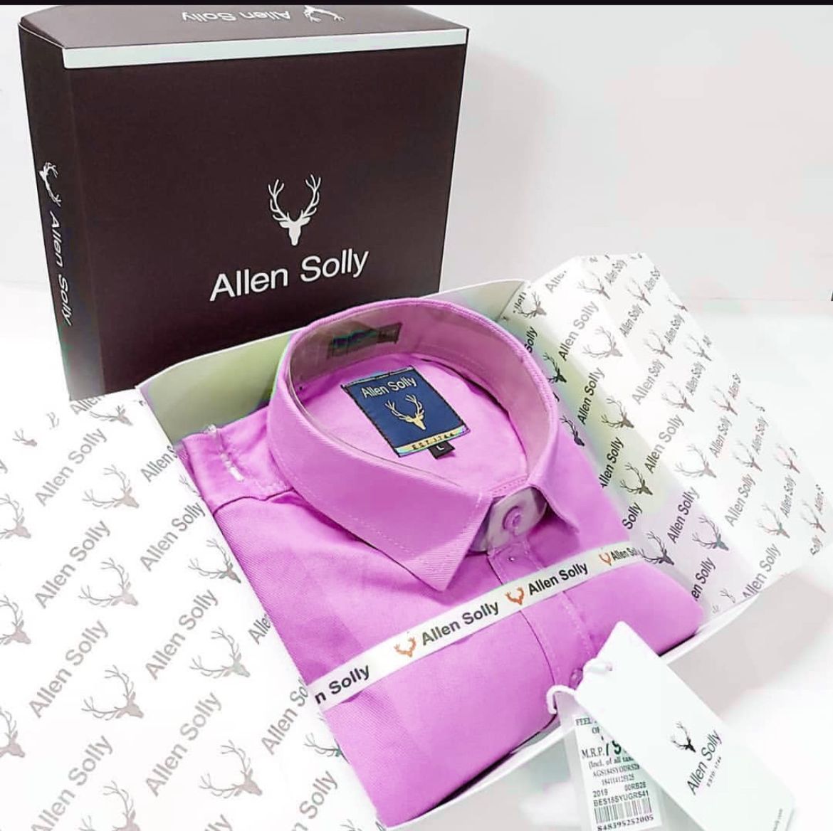 Make this Onam Festival truly special with the timeless elegance of Allen Solly Premium Shirts – a perfect blend of class, comfort, and style. Packaged beautifully in a branded Allen Solly gift box, these shirts make the ideal festive gift for your loved ones or a smart wardrobe upgrade for yourself.