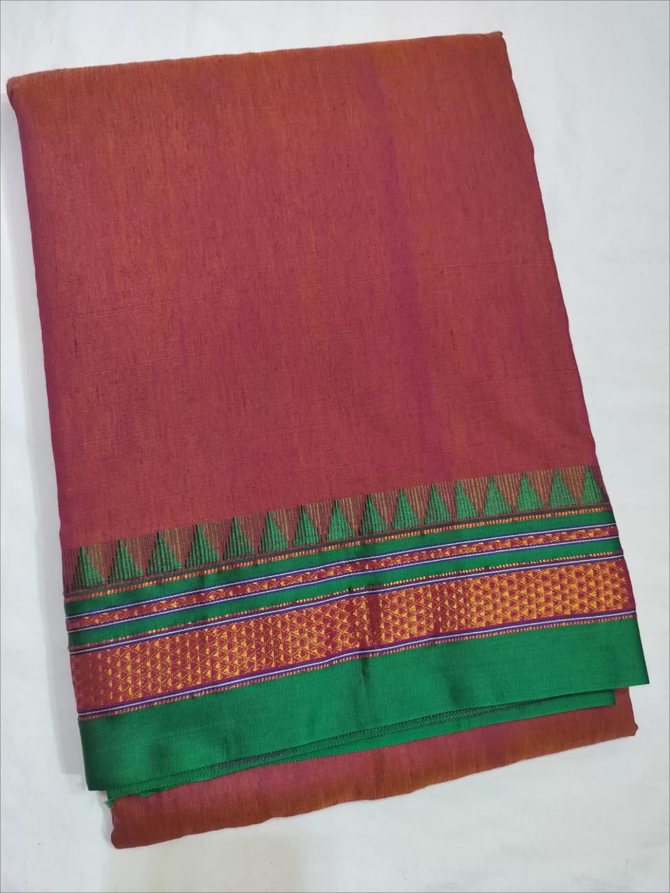 Celebrate this festive season in style with the Premium Ilkal Cotton Silk Saree – blending traditional elegance with modern comfort. Perfect for Dasera and Deepavali celebrations