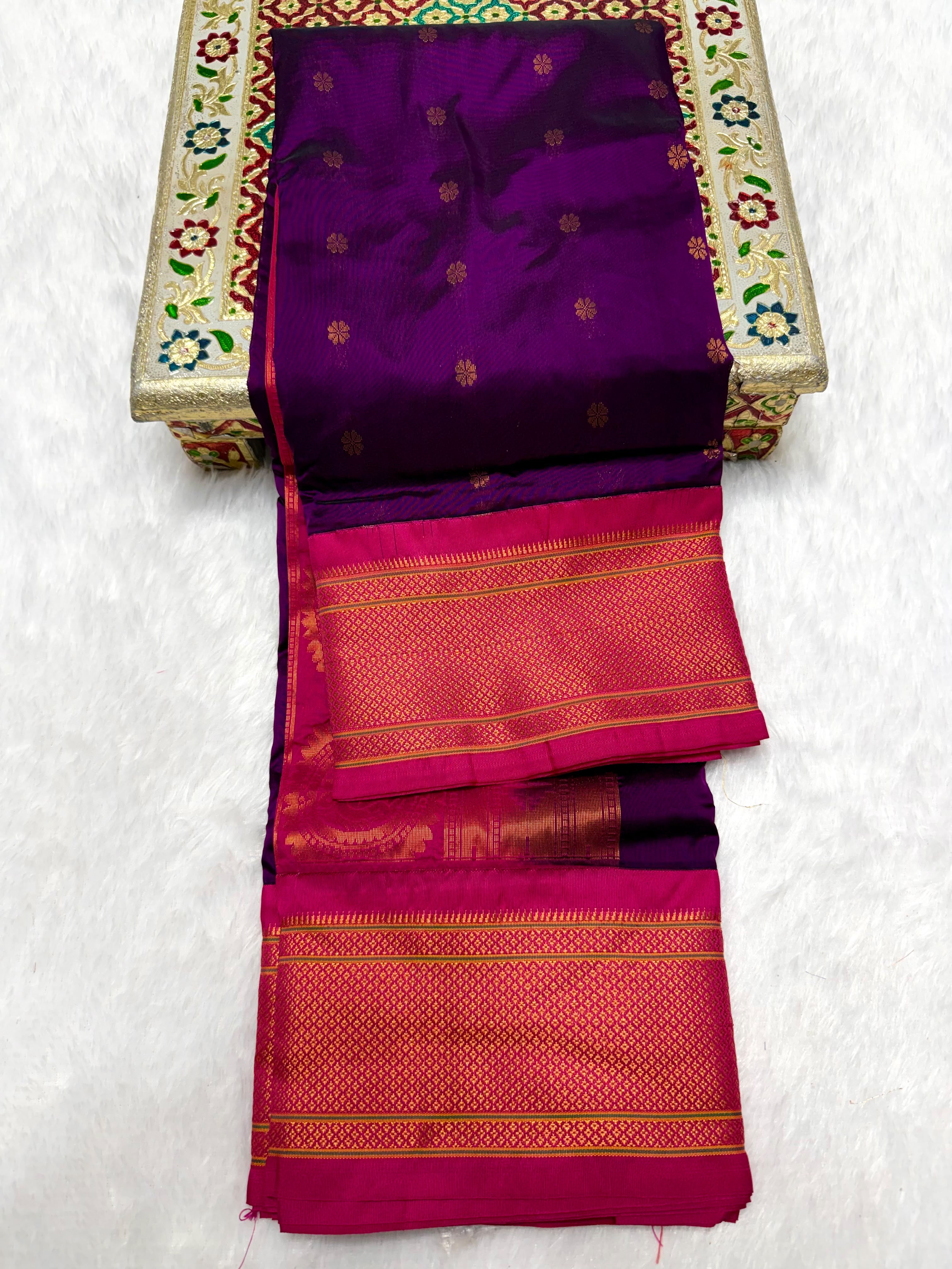Shop&nbsp;New Gauri Kadiyal Paithani Saree in premium Tana soft silk with shoulder butti, rich 4×1 pallu and contrast blouse piece. Perfect for festivals and weddings.