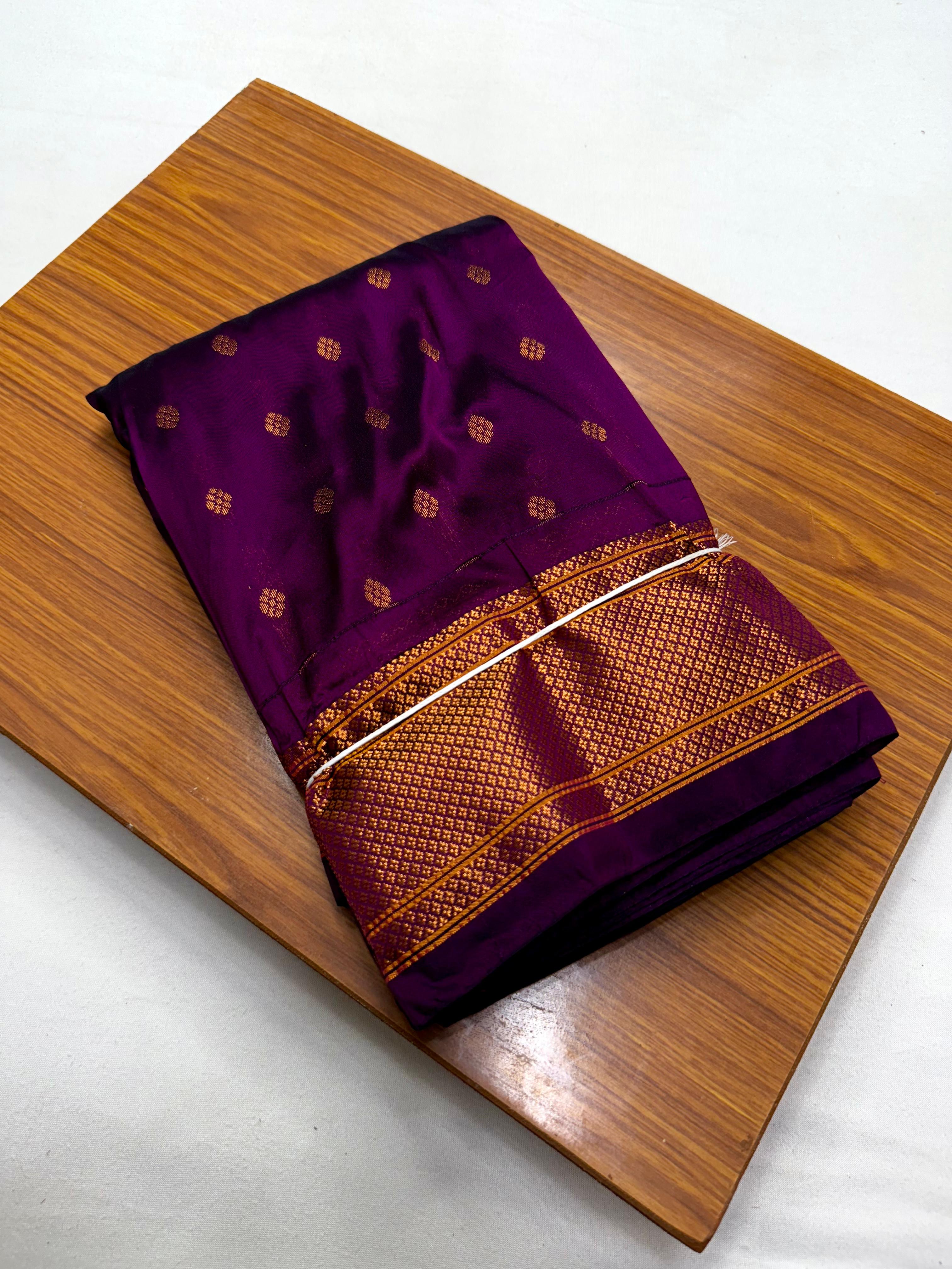 Beautifully crafted Paithani saree with traditional Kalanjali design and fine detailing
Origin: Handmade in Maharashtra, India