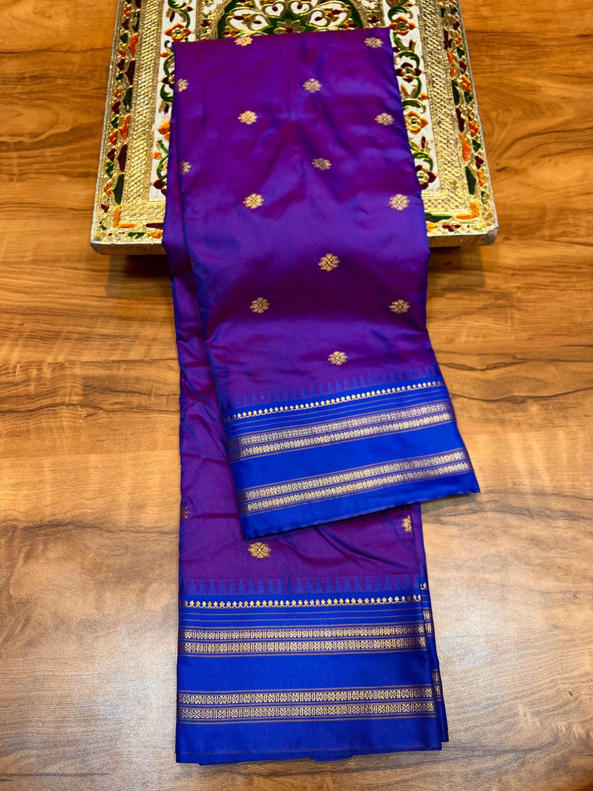A perfect blend of tradition, comfort, and rich craftsmanship—ideal for women who love authentic handloom beauty.
