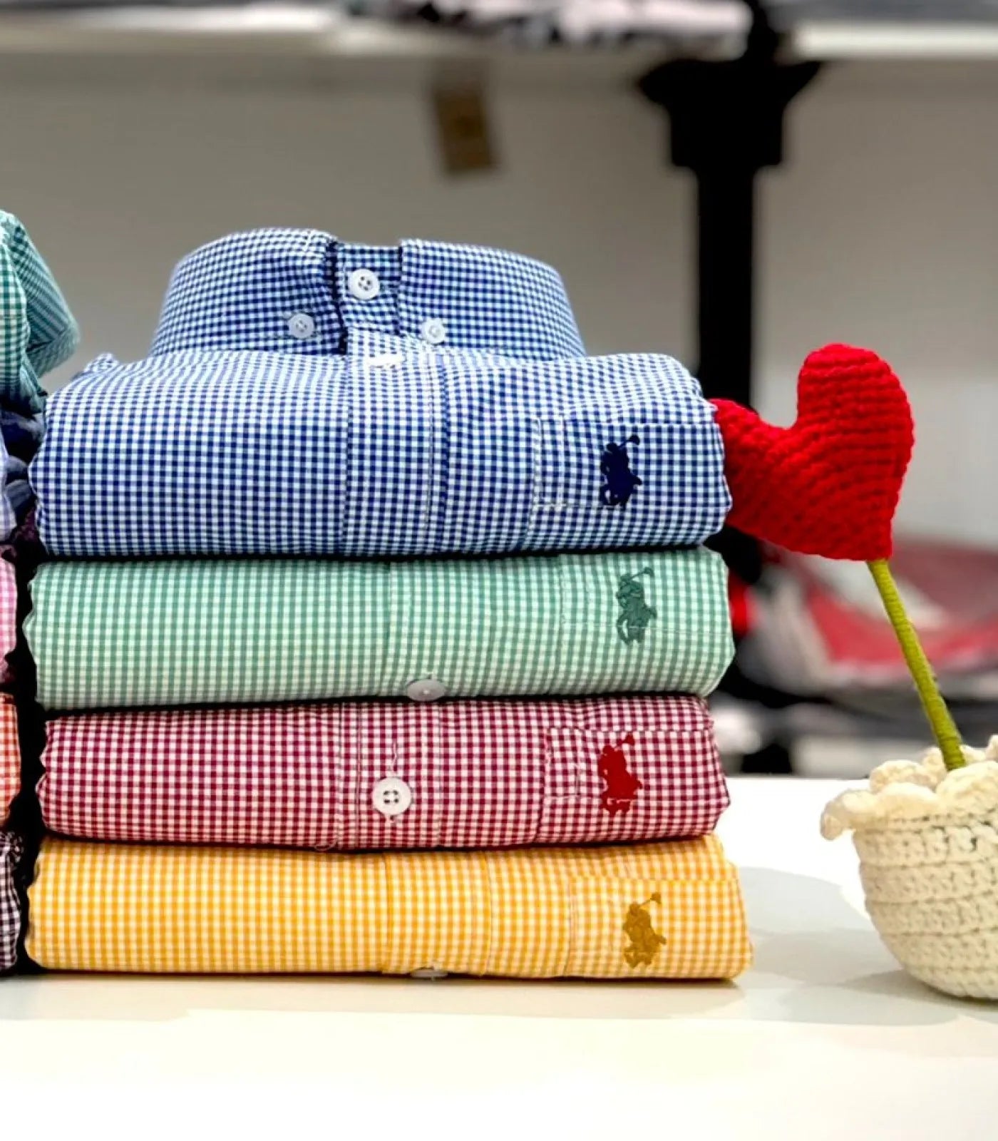 Upgrade your wardrobe with this 4-pack R.L. Polo men’s shirts differnt Colors.&nbsp; Featuring original logo embroidery, soft breathable cotton, slim fit, and premium stitching—perfect for office, events, or daily wear.