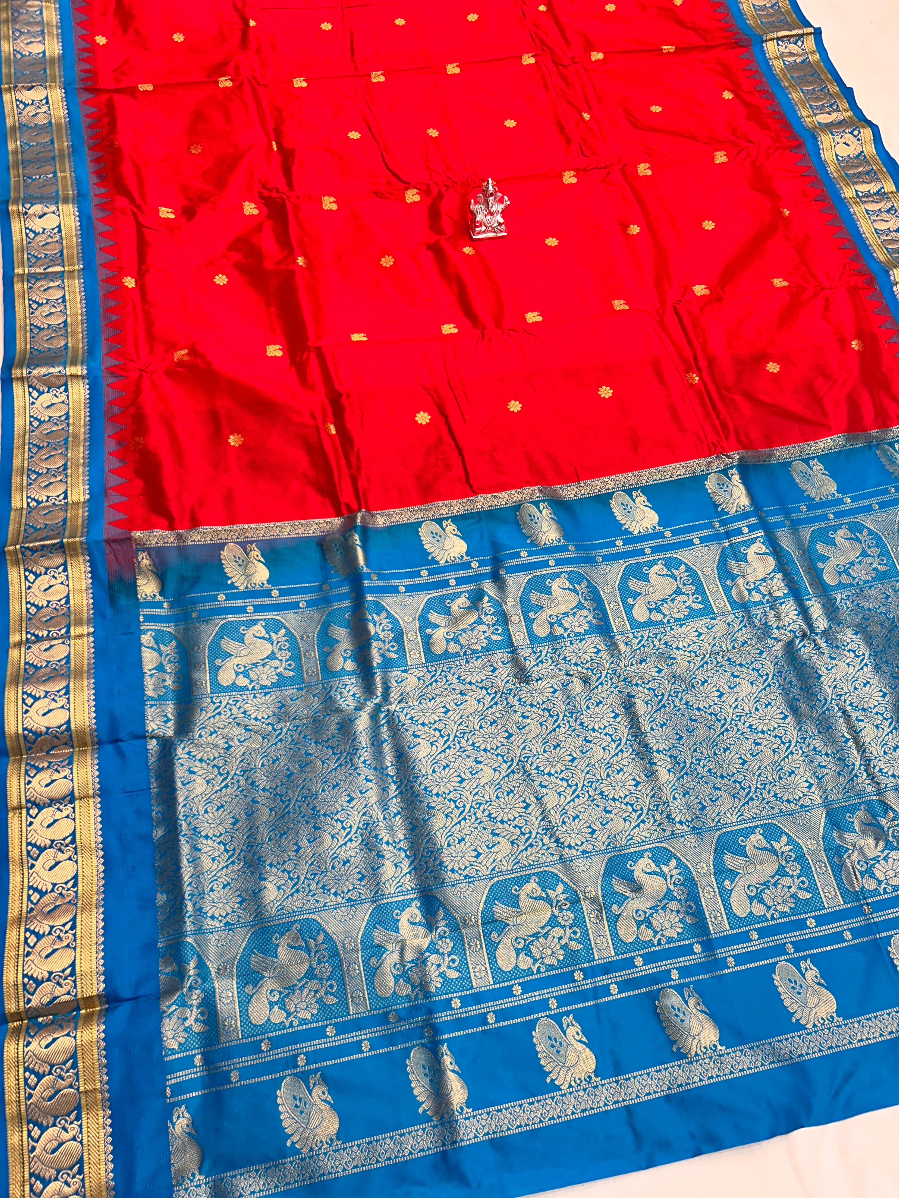 Timeless Elegance: Pure Silk Gadwal Kadiyal Paithani Saree with Majestic Peacock Buttis & Rich Gadwal Pallu with Contrast Blouse