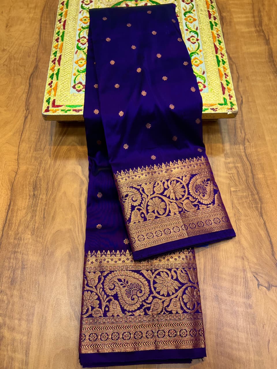 A symbol of heritage and artistry from Maharashtra, India, this saree is designed to make you shine on every special occasion.