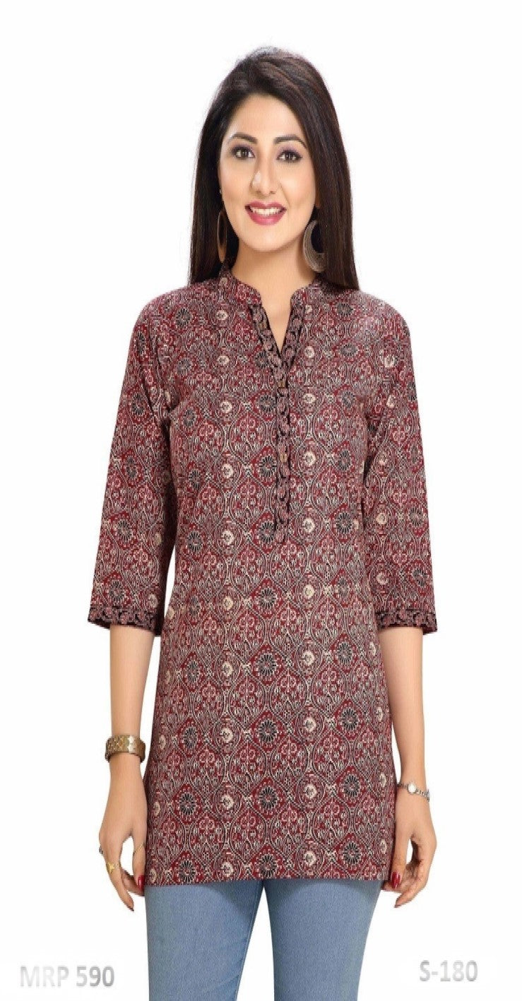 Maroon Floral &nbsp;Cotton Tops partywear for women S-180-Prem to standout and glamup your self.

Fabric:Cotton
Style: Short Kurti
Color: Maroon
USE:Office use, Partywear-birthday,wedding and any function
Coloer : Maroon with floral print
Bust size: 42,44,46