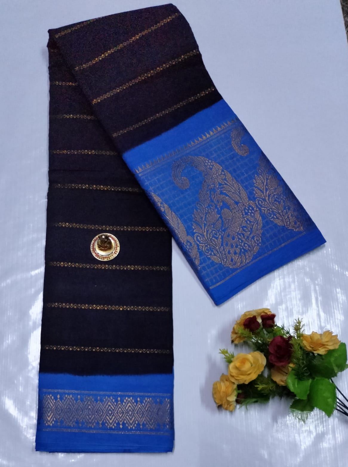 Cotton Trendy and traditional Madurai Sungudi Mayuri Long Border Velthari Type saree