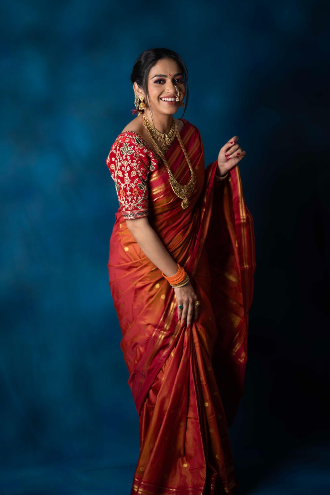 A perfect blend of tradition, comfort, and rich craftsmanship—ideal for women who love authentic handloom beauty.