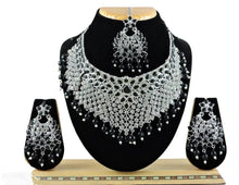 Load image into Gallery viewer, A1 Trendy Alloy Necklace jewelry Set for women and girls