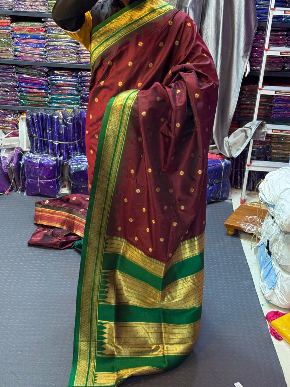 Shop premium Traditional Erkal Paithani Saree in pure silk with intricate buttis, rich Erkal pallu & contrast blouse. Perfect for weddings & festive wear.
