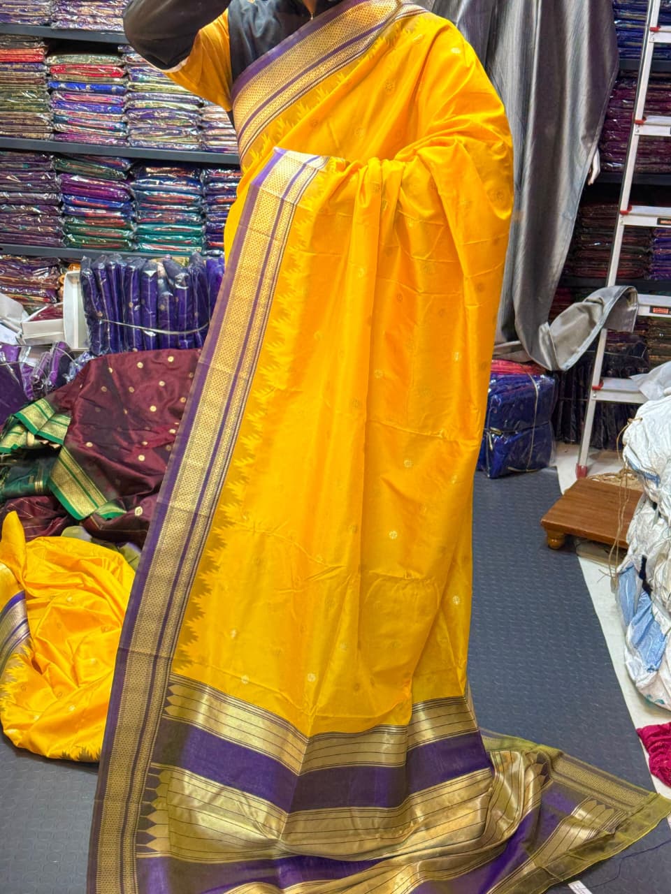 Shop premium Traditional Erkal Paithani Saree in pure silk with intricate buttis, rich Erkal pallu & contrast blouse. Perfect for weddings & festive wear.