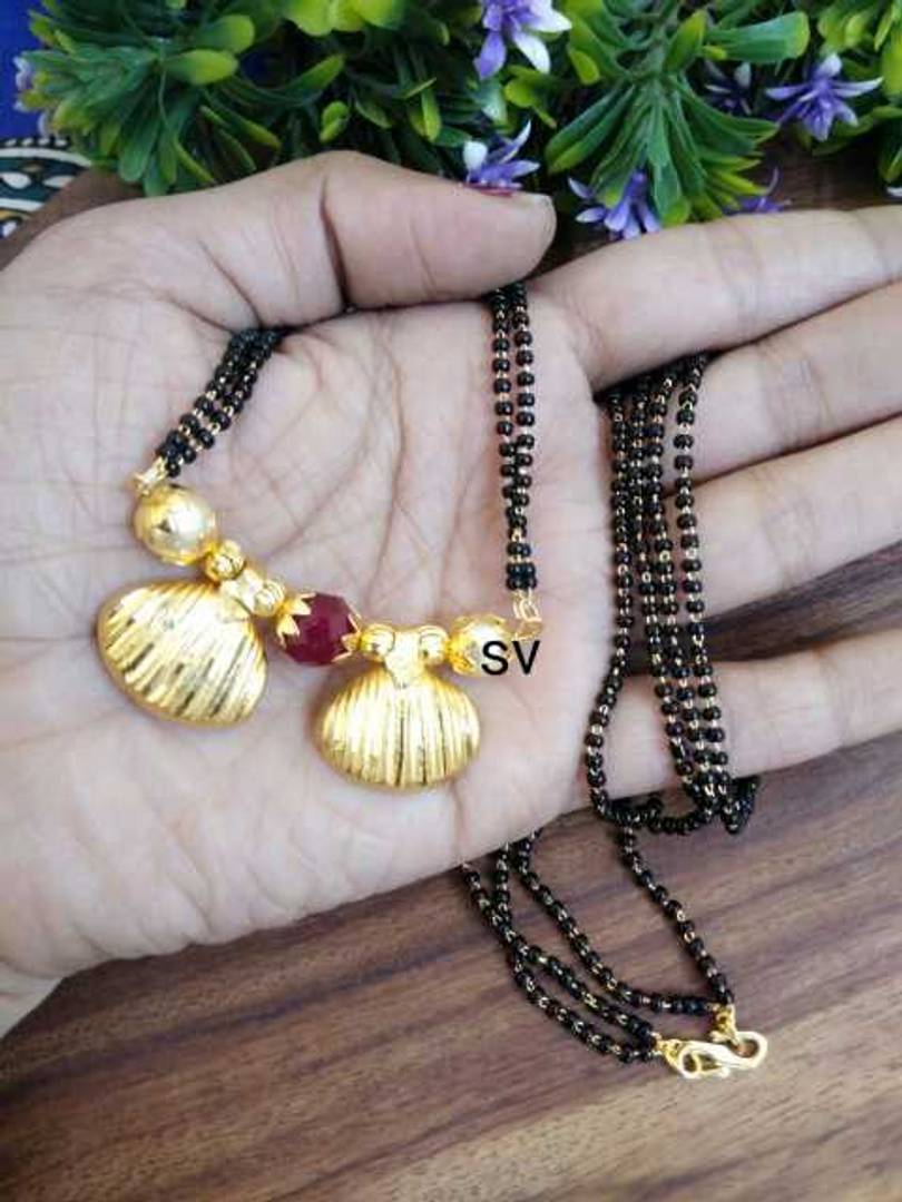 Traditional vati mangalsutra