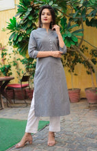 Load image into Gallery viewer, Cotton Solid Kurta With Thread Work