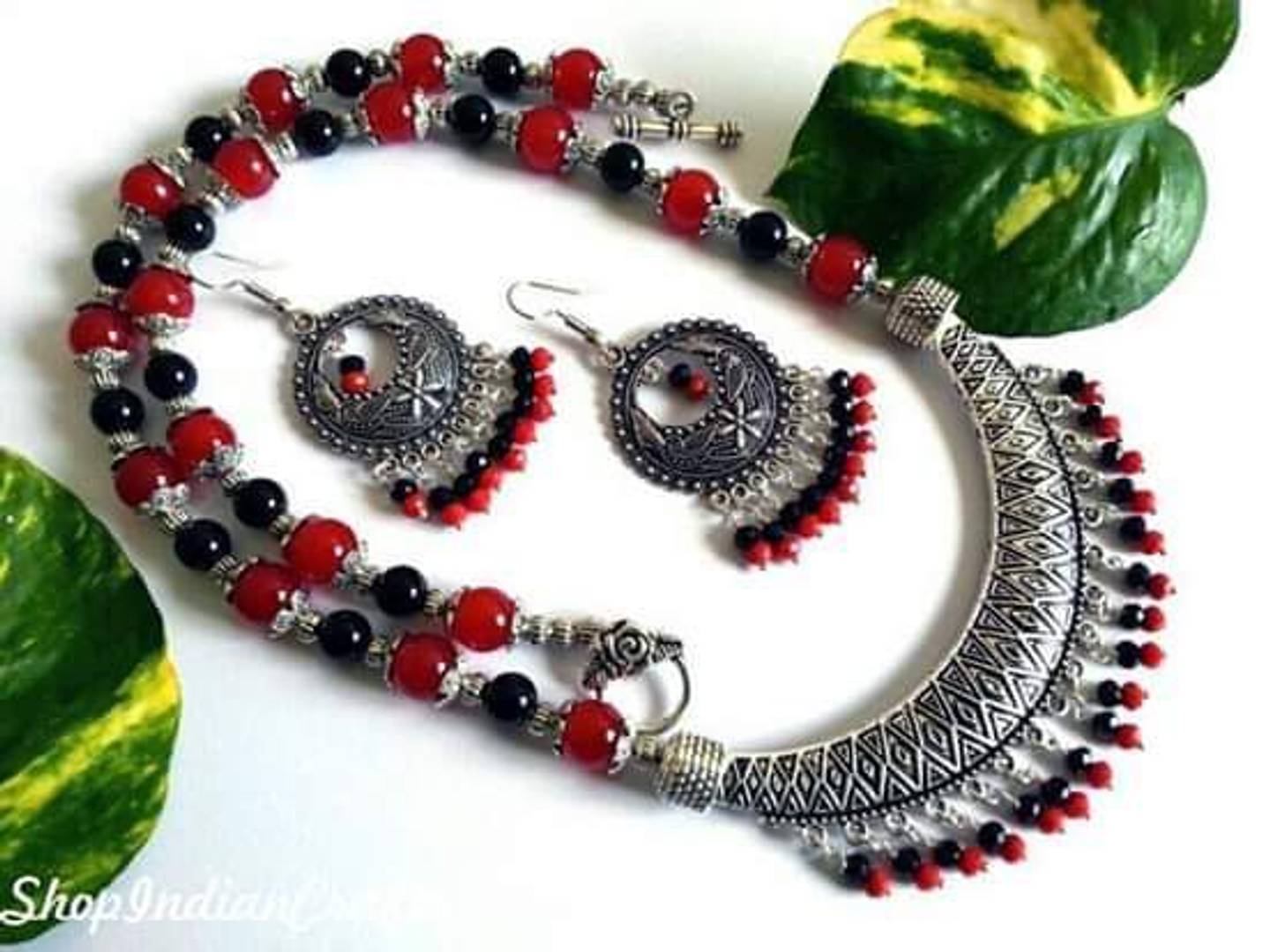 Hasli Beads Necklace Set