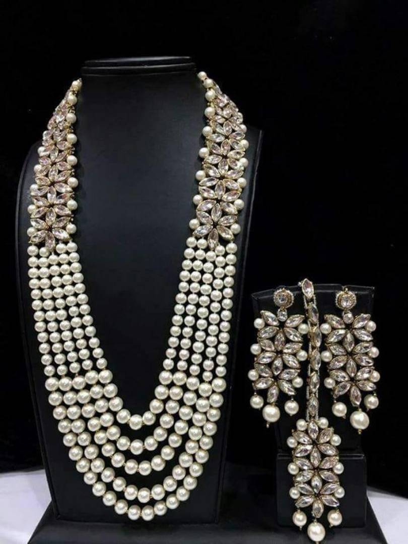 Trendy Kundan Necklace Set